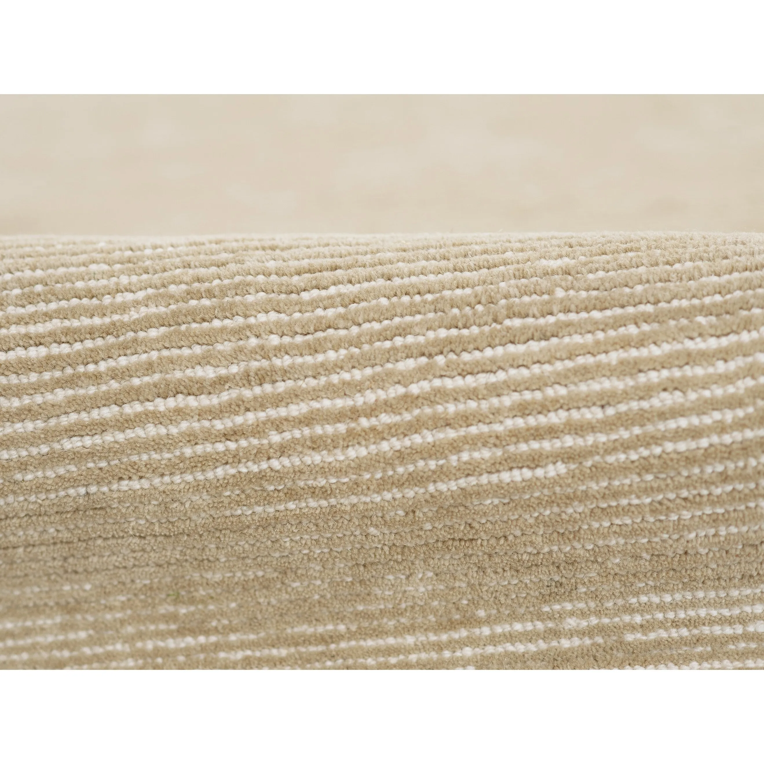 Momeni Everett Solid Color Hand Tufted Wool Area Rug