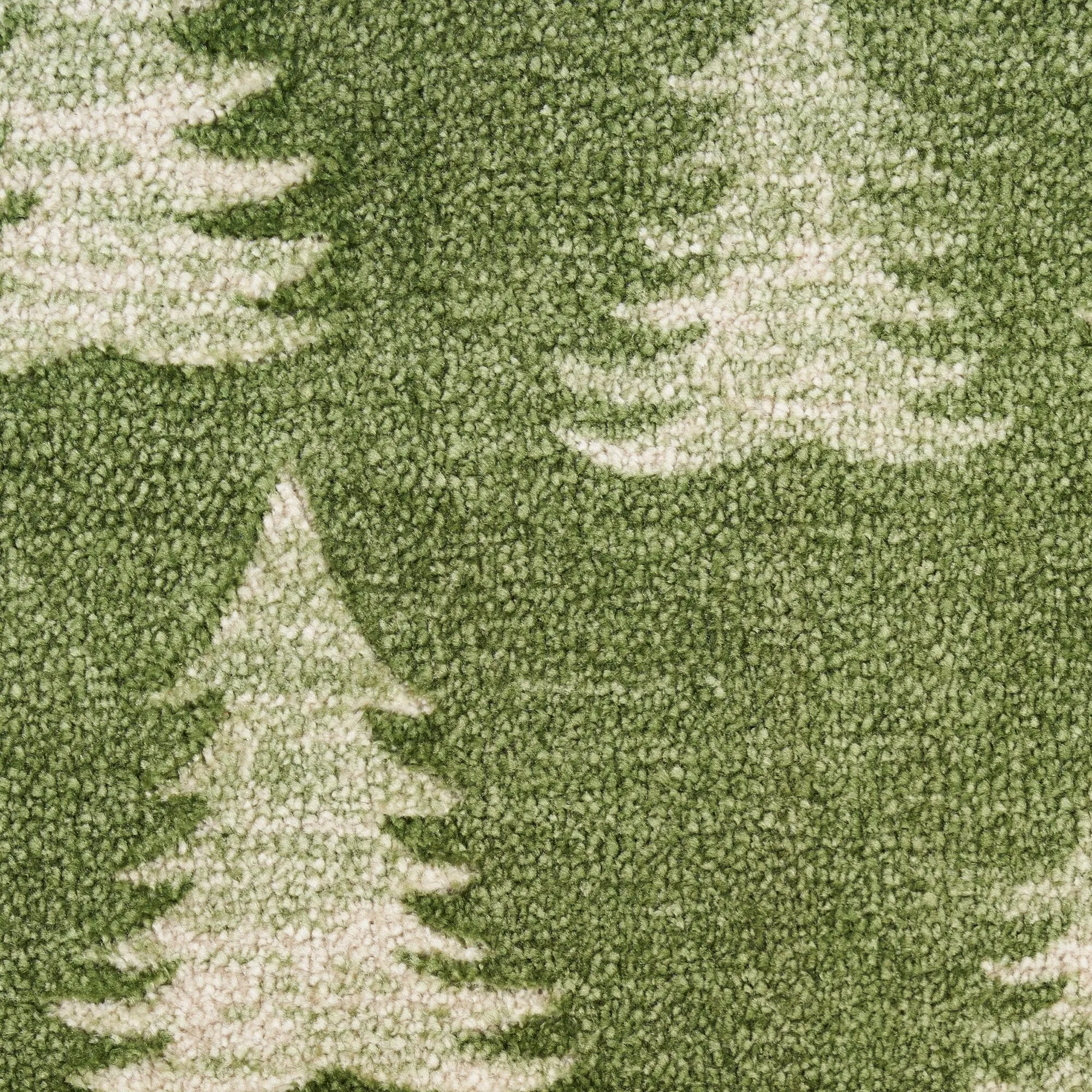 Nourison Accent Decor/Christmas Indoor Graphic Area Rug