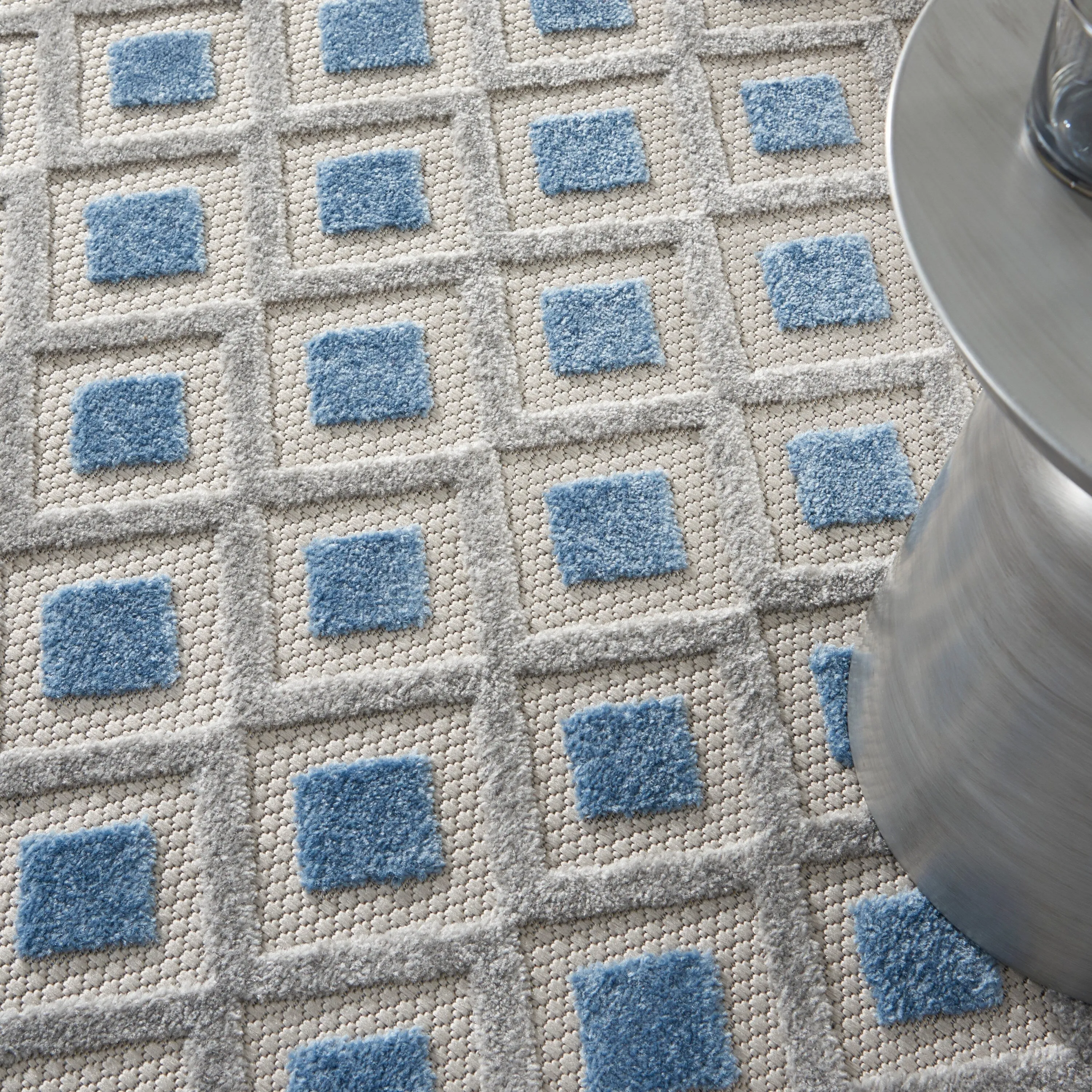 Nourison Aloha Indoor/Outdoor Modern Geometric Diamond Area Rug