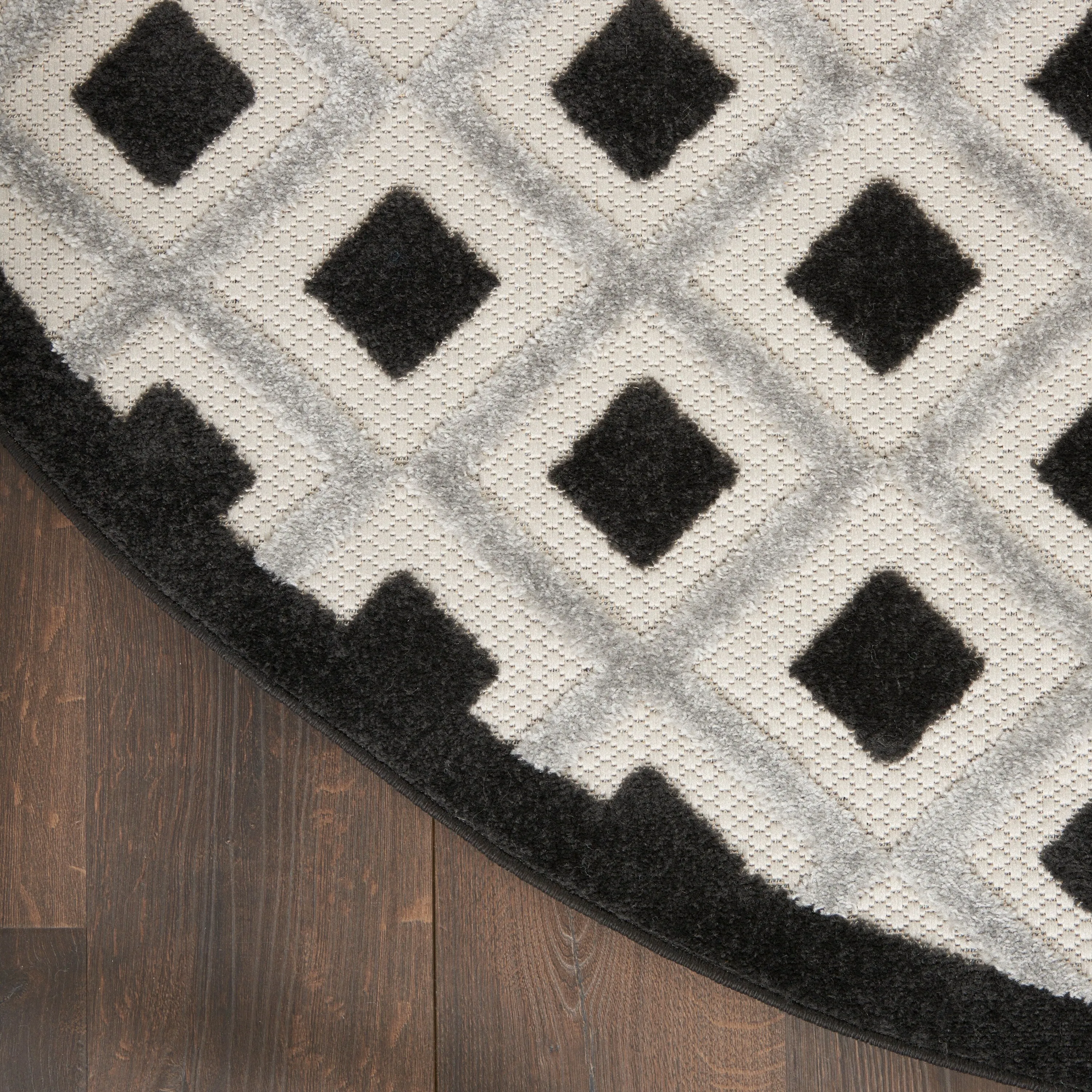 Nourison Aloha Indoor/Outdoor Modern Geometric Diamond Area Rug