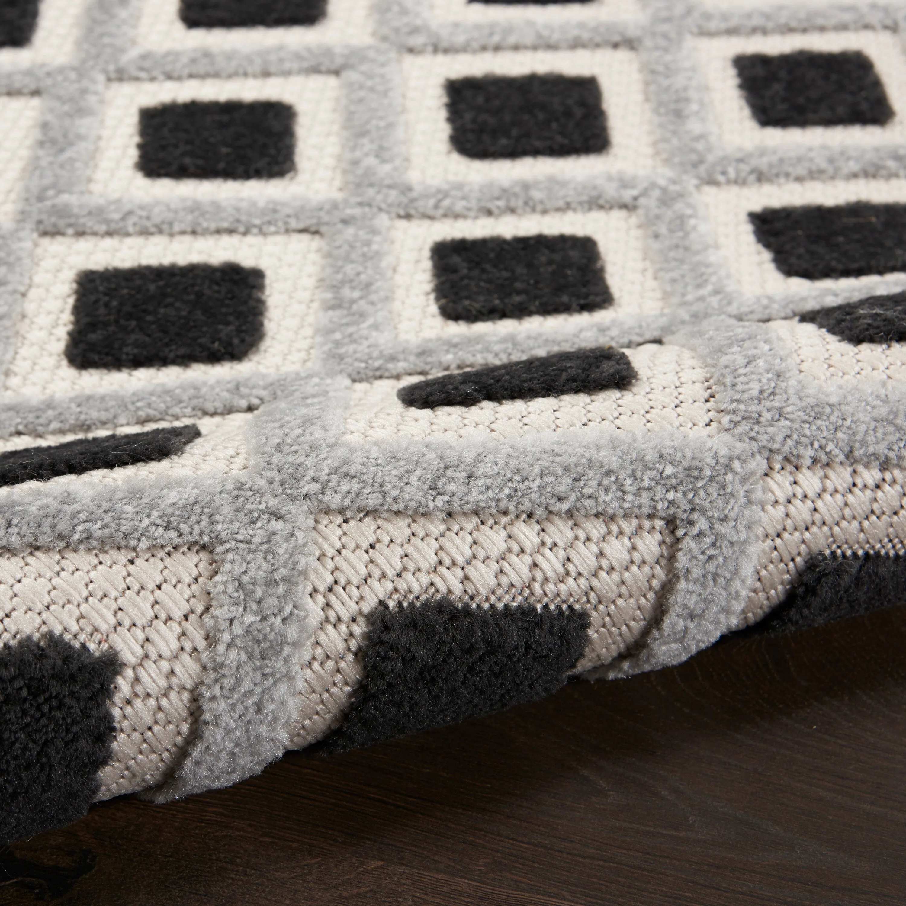 Nourison Aloha Indoor/Outdoor Modern Geometric Diamond Area Rug