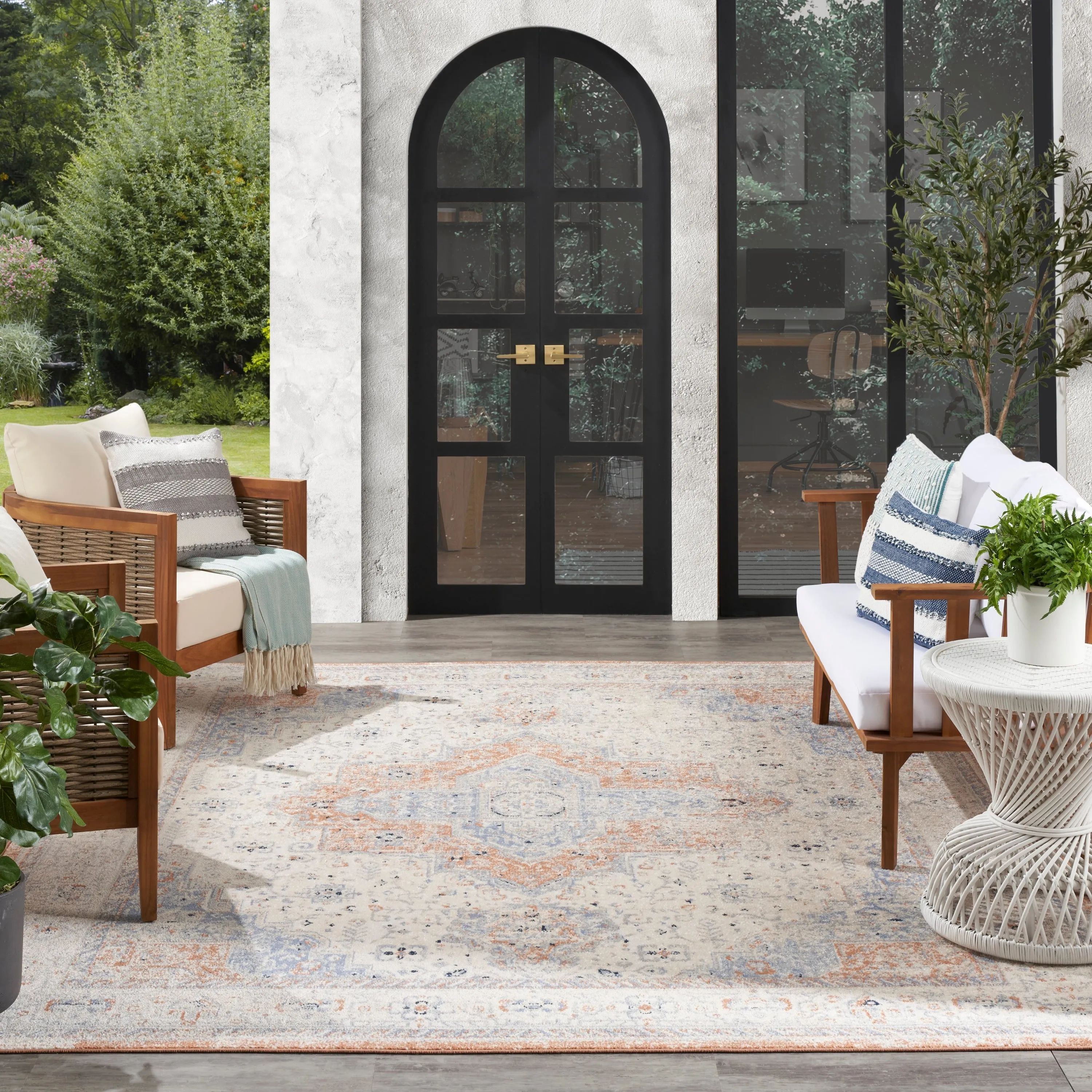 Nourison Essentials Persian Indoor/Outdoor Area Rug