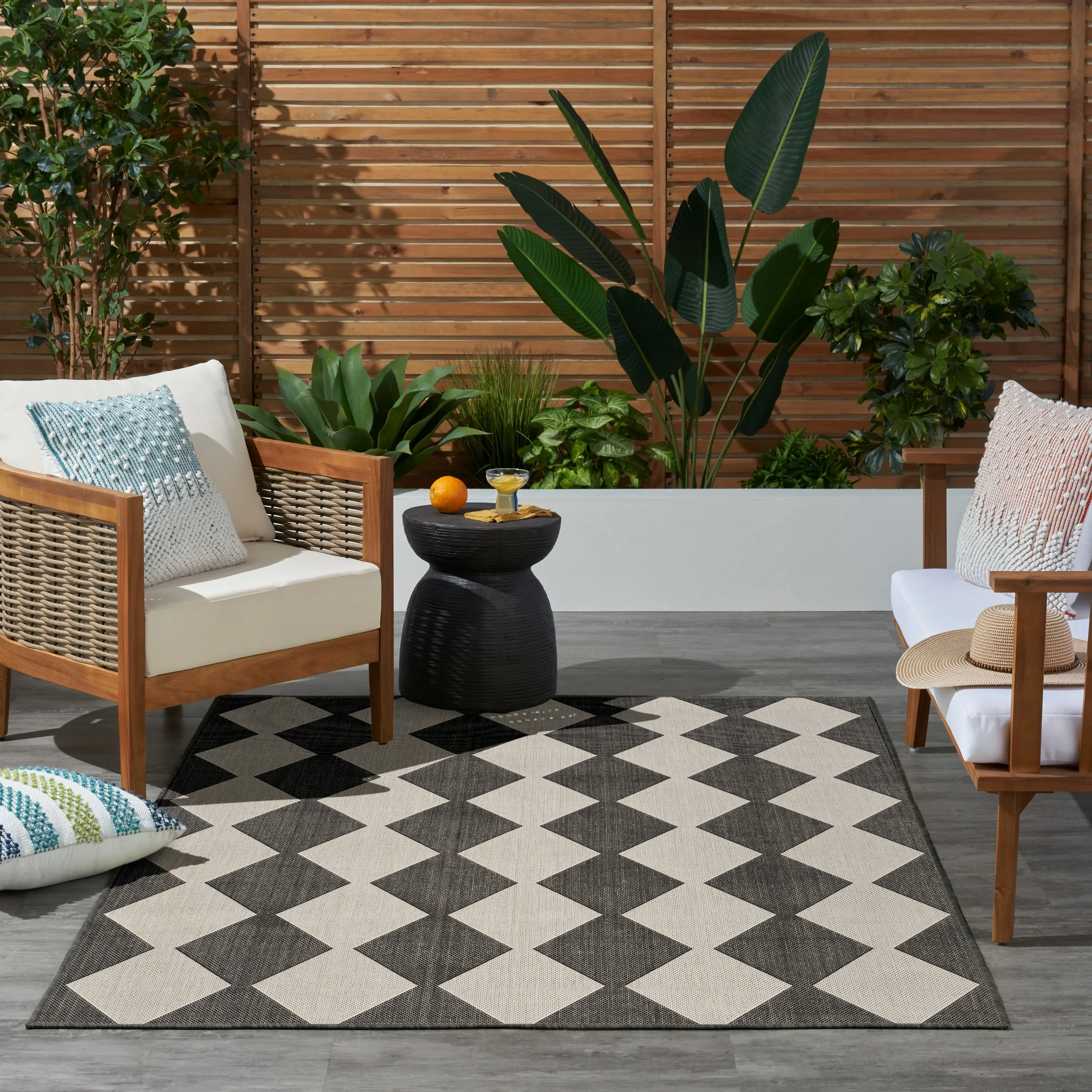 Nourison Positano Indoor/Outdoor Geometric Area Rug
