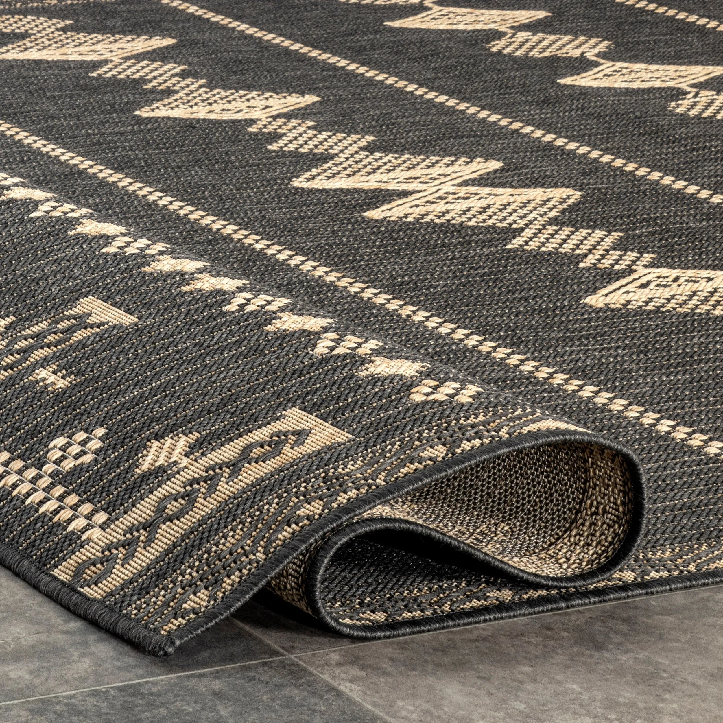 Nuloom Alexandra Aztec Indoor/Outdoor Area Rug