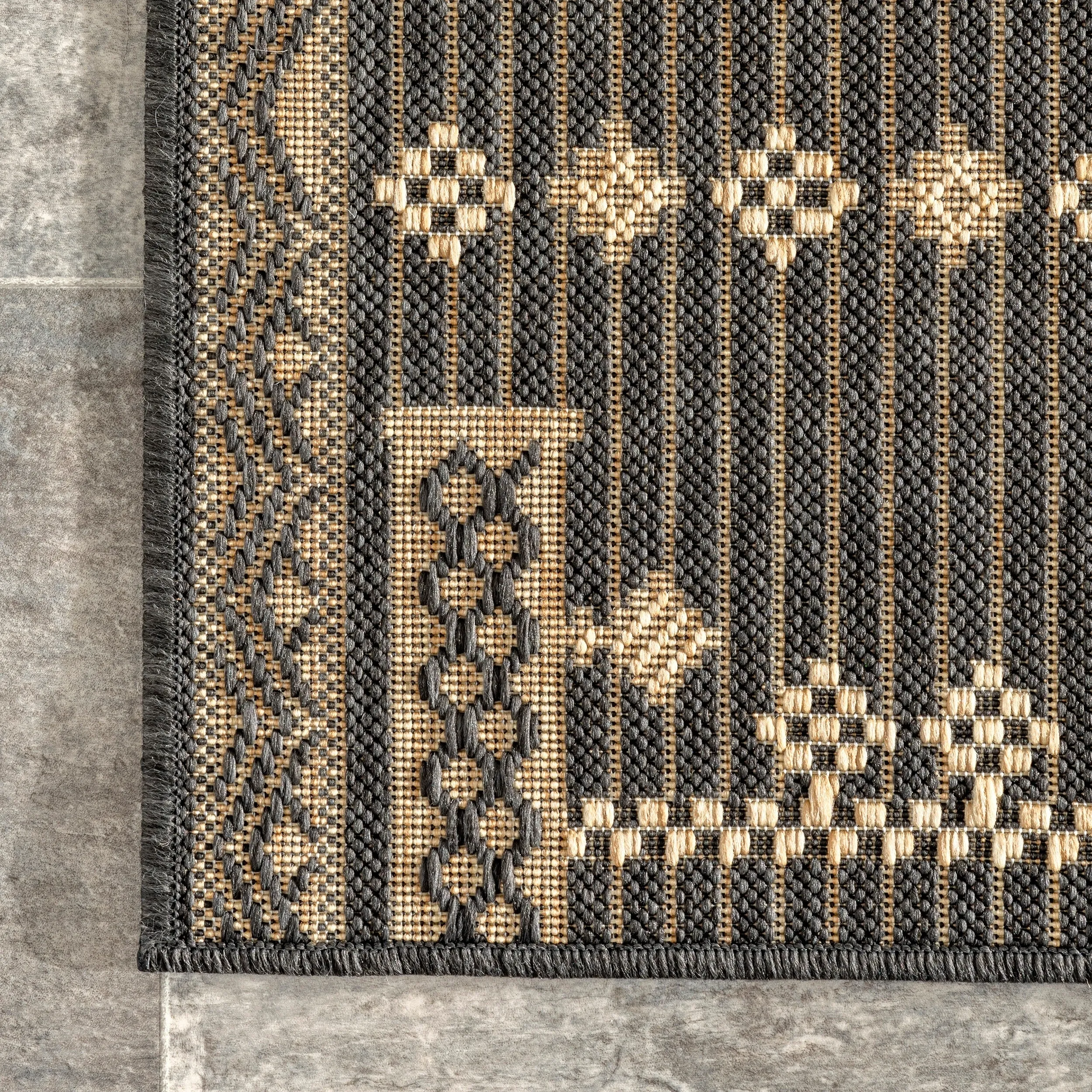 Nuloom Alexandra Aztec Indoor/Outdoor Area Rug