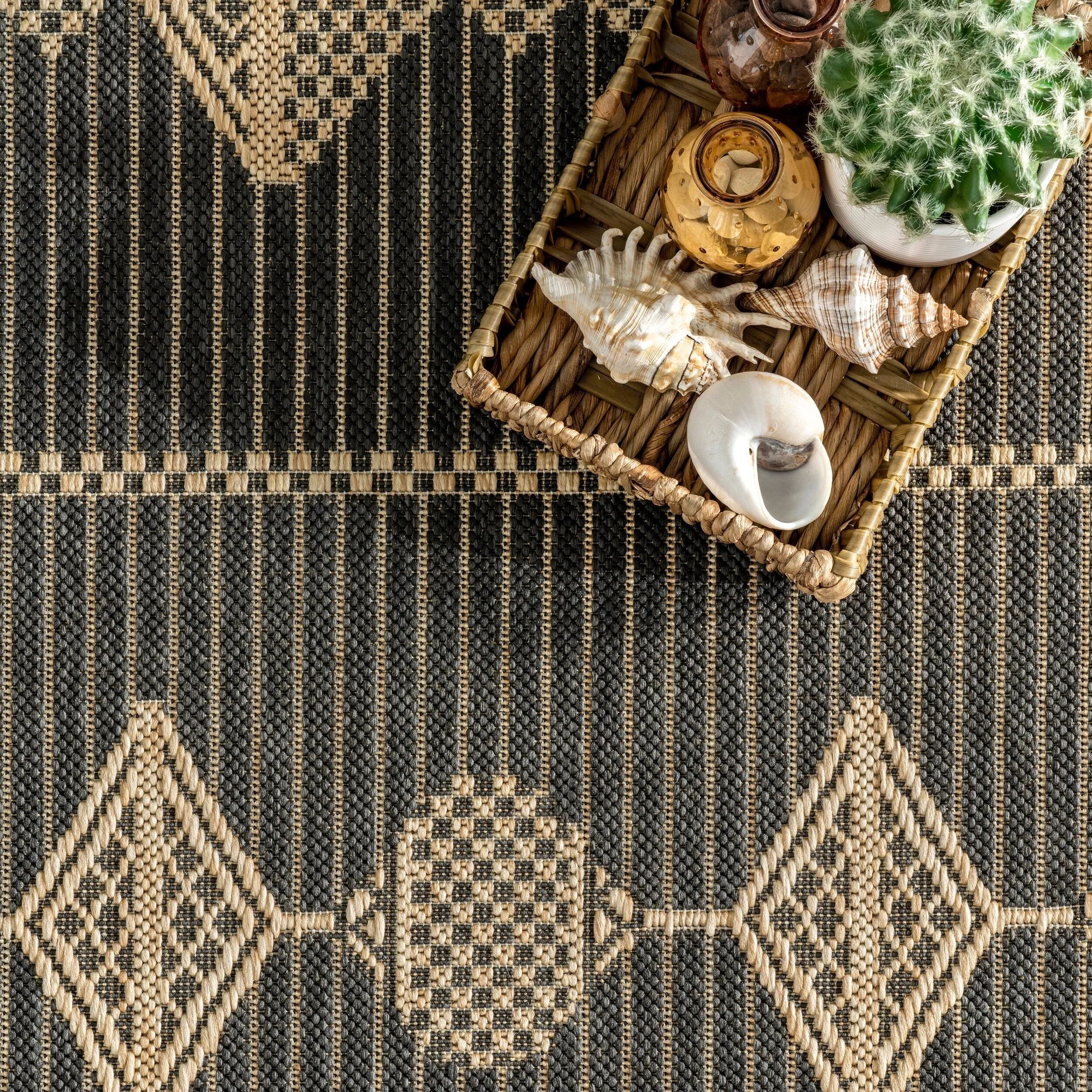 Nuloom Alexandra Aztec Indoor/Outdoor Area Rug