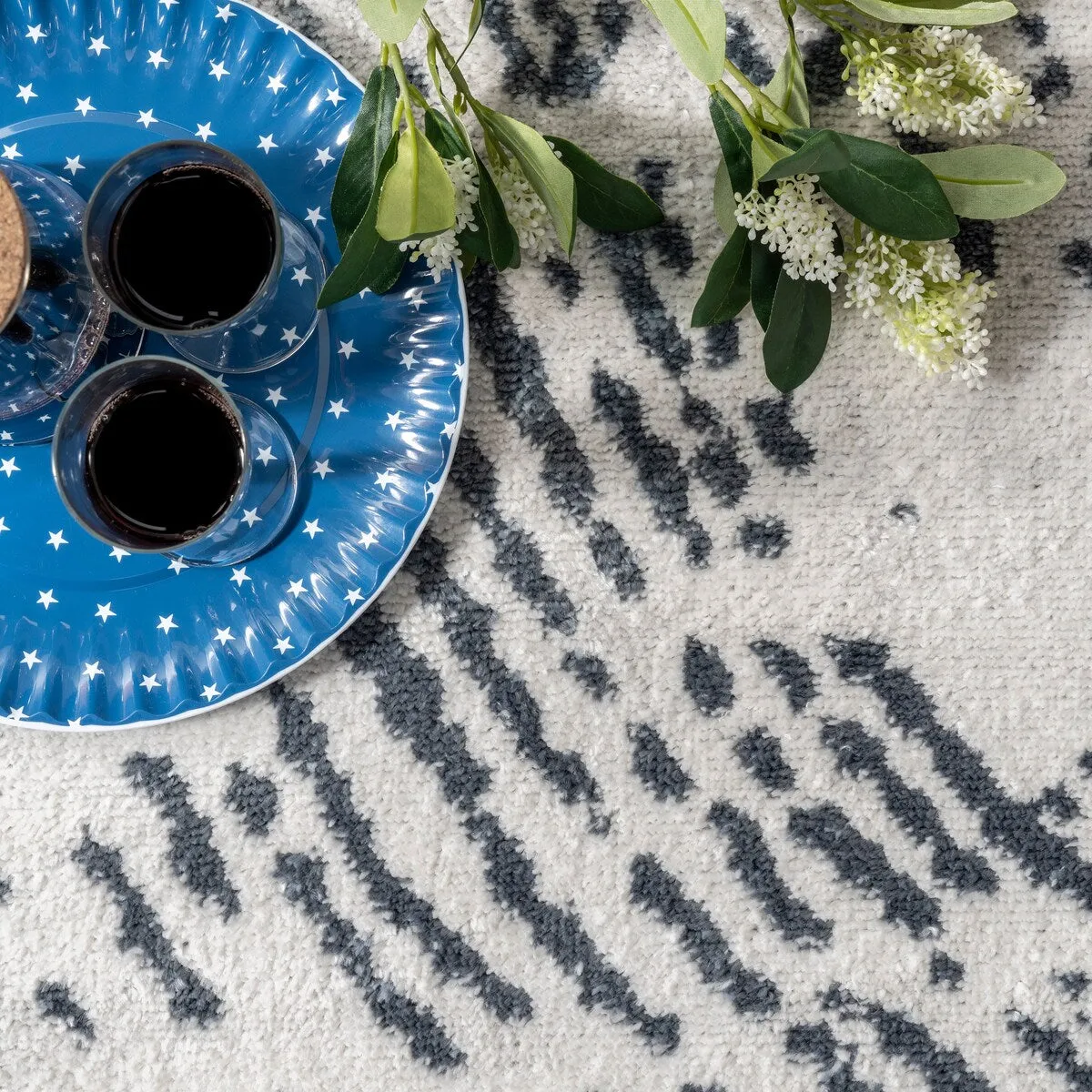 Nuloom Antonella Modern Abstract Maze Area Rug