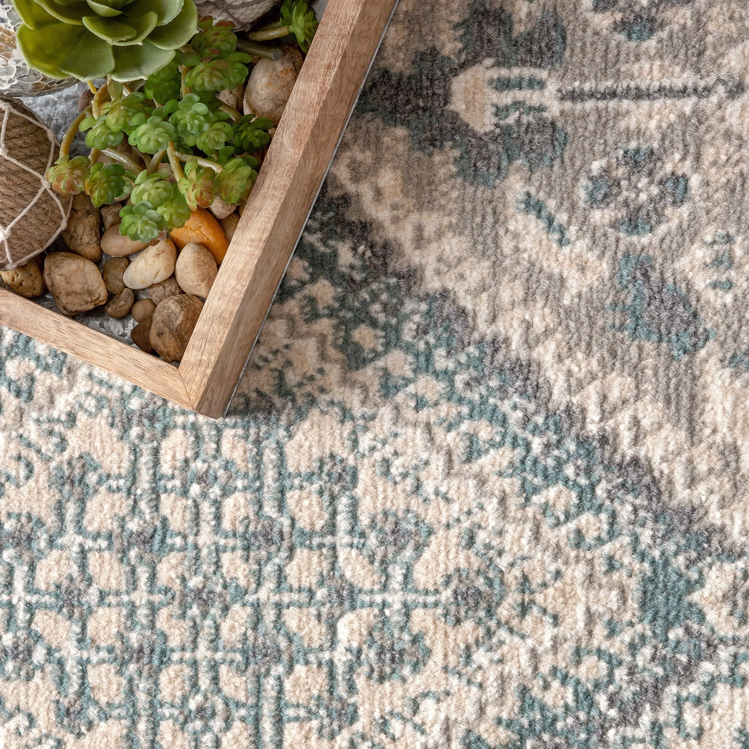 Nuloom Becca Traditional Tiled Area Rug
