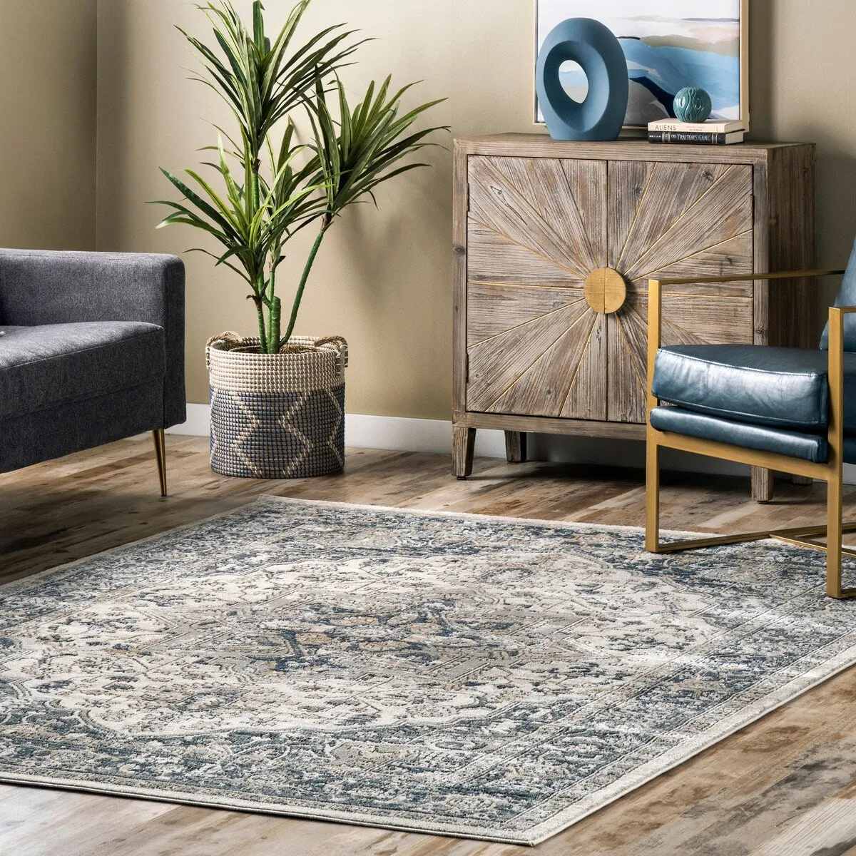 Nuloom Darcie Traditional Medallion Area Rug