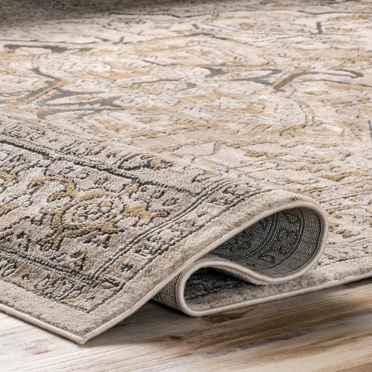 Nuloom Darcie Traditional Medallion Area Rug