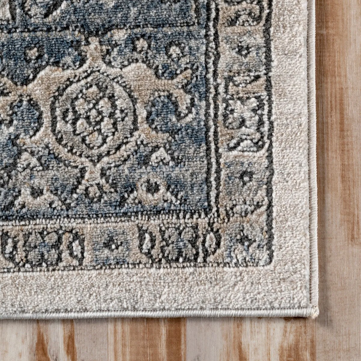 Nuloom Darcie Traditional Medallion Area Rug