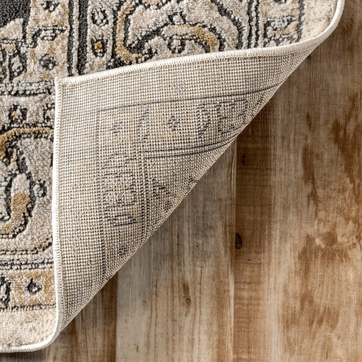 Nuloom Darcie Traditional Medallion Area Rug
