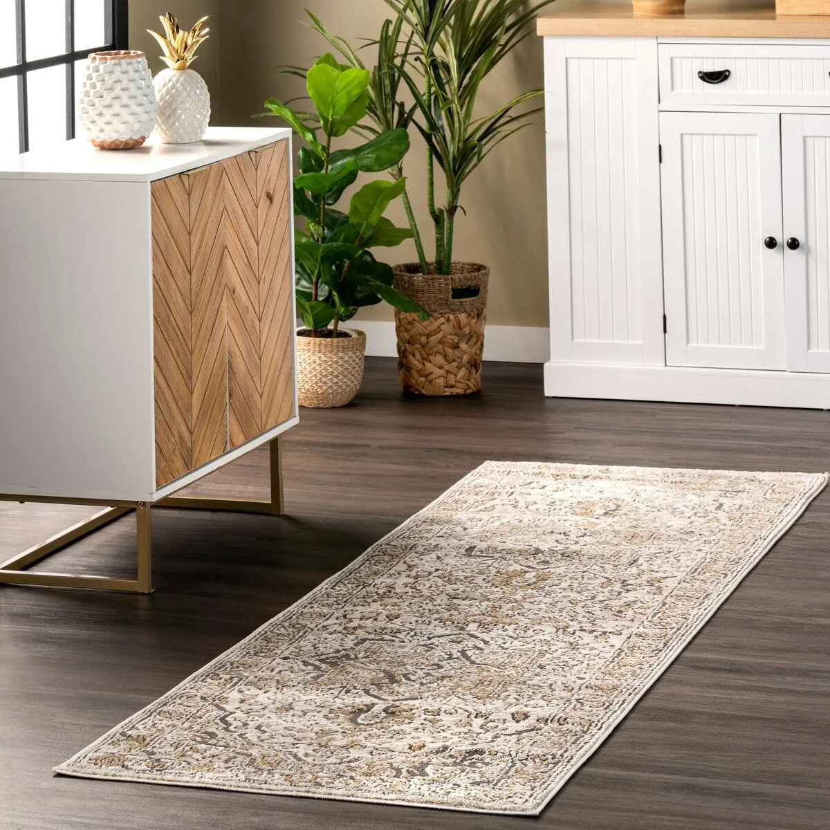 Nuloom Darcie Traditional Medallion Area Rug
