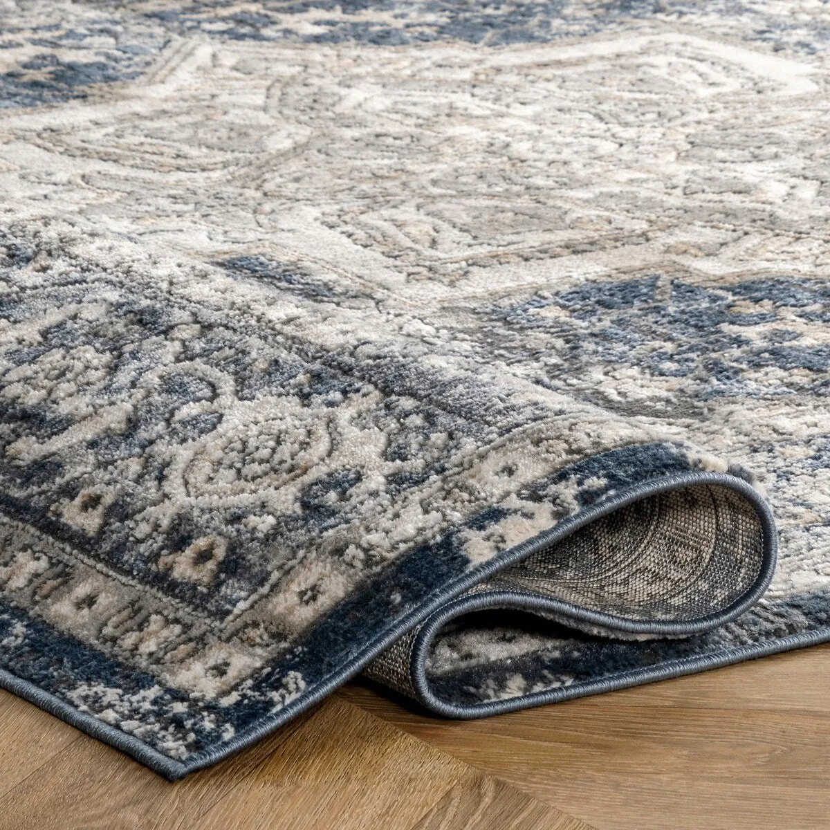 Nuloom Darcie Traditional Medallion Area Rug