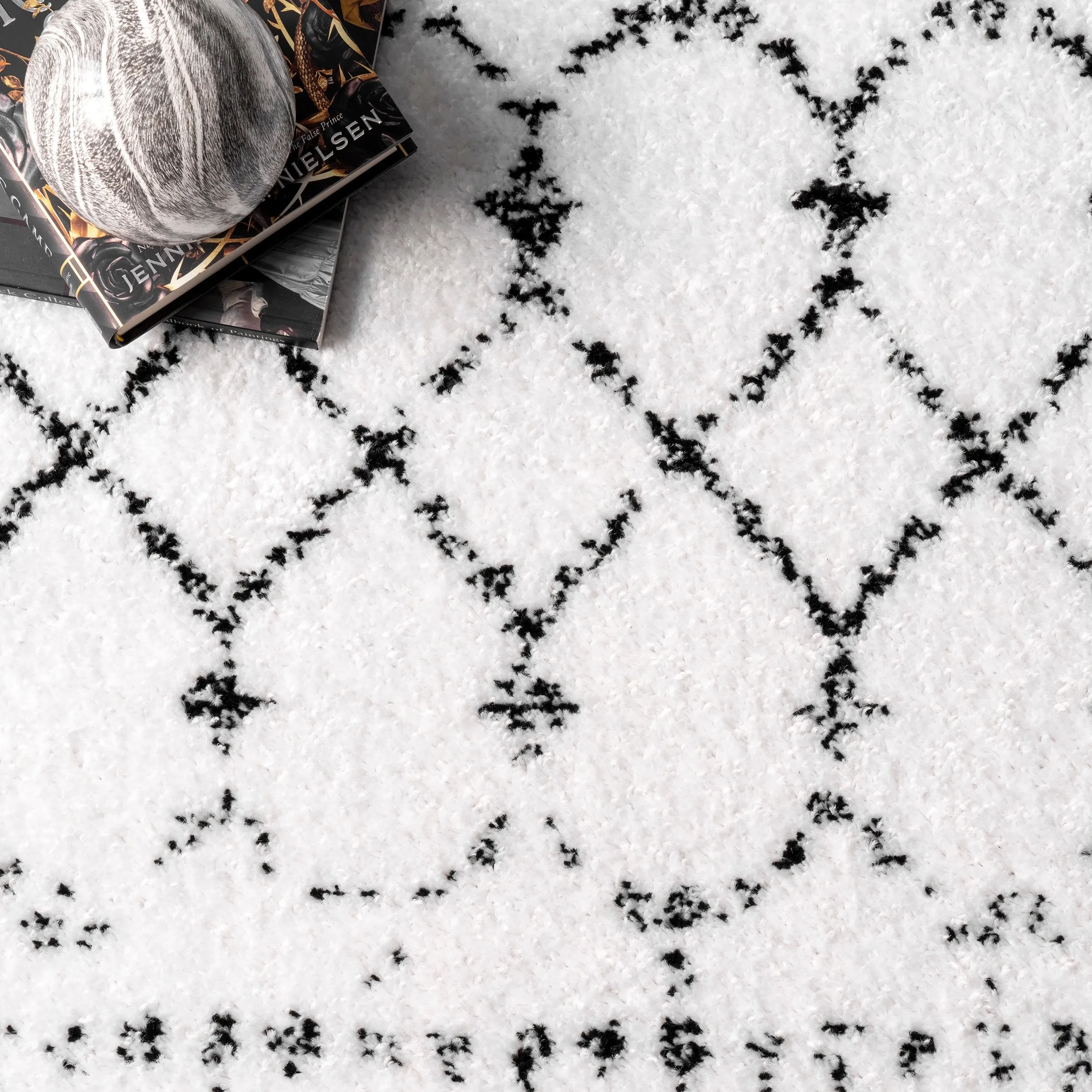 Nuloom Emmy Moroccan Trellis Area Rug