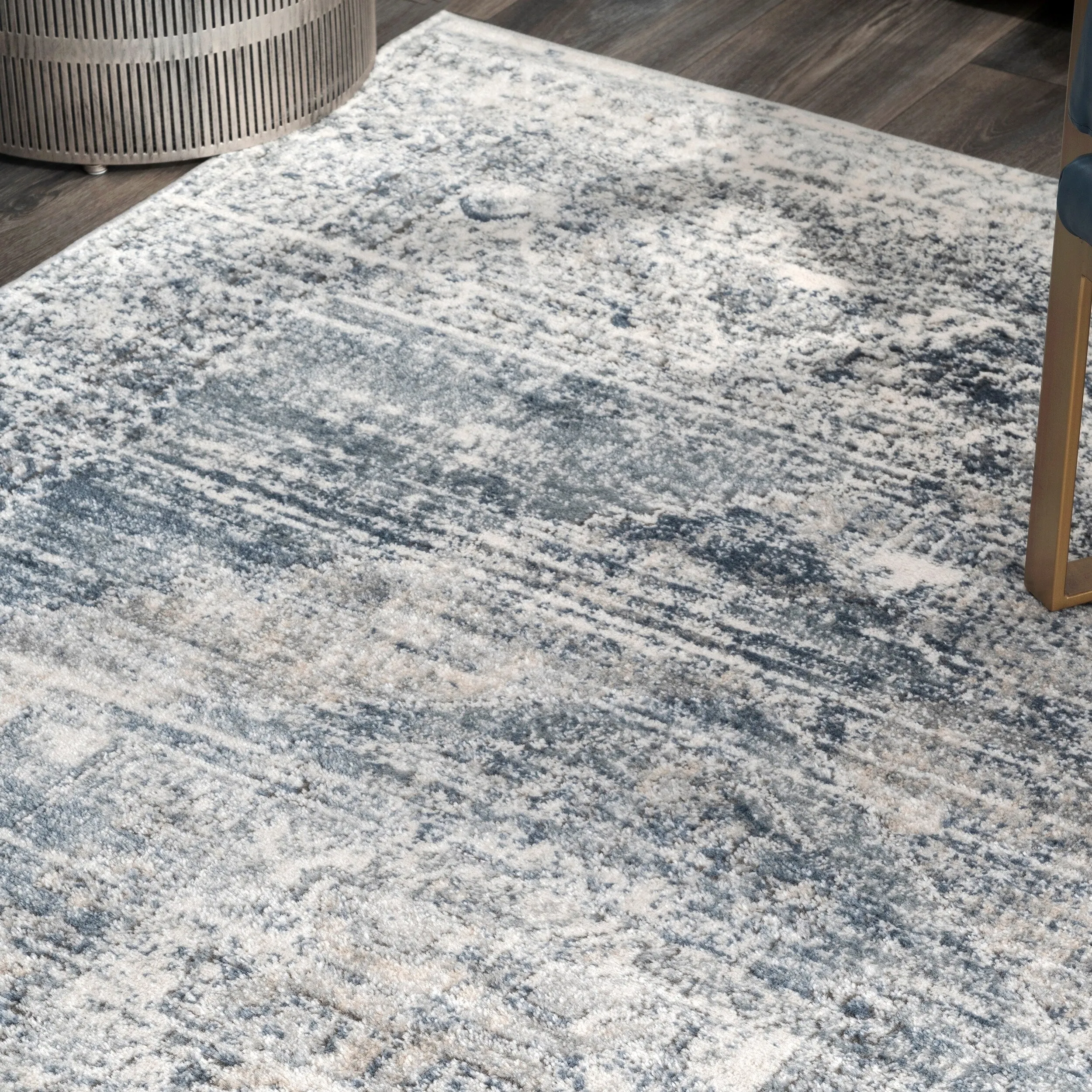 Nuloom Jayla Barbed Iris Medallion Area Rug