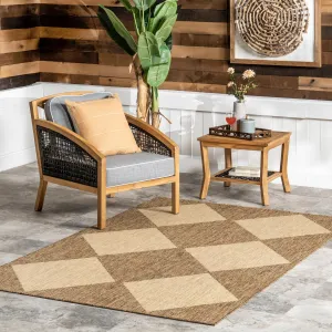 Nuloom Loretta Transitional Diamond Indoor/Outdoor Area Rug.