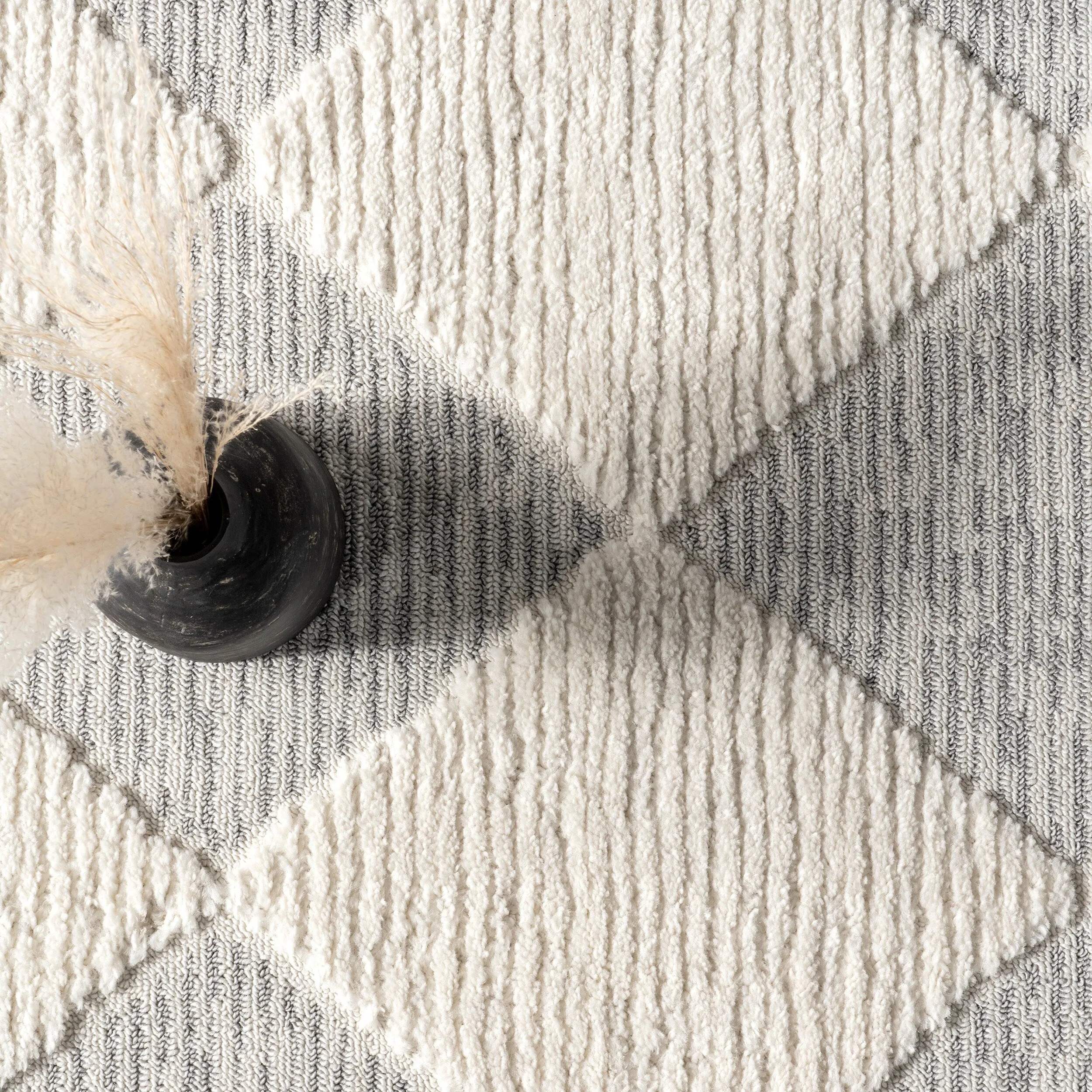 Nuloom Marissa High/Low Diamond Tassel Area Rug