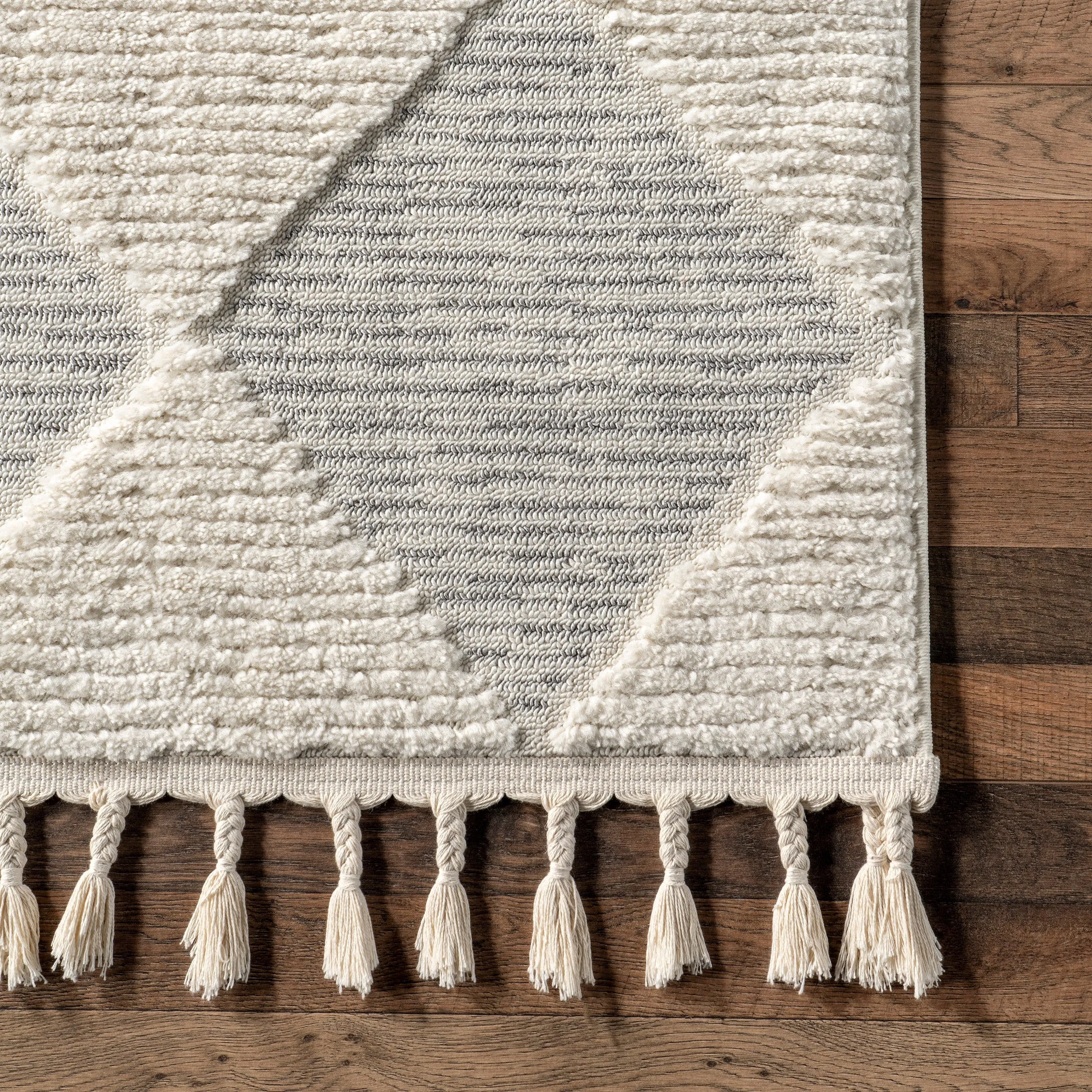 Nuloom Marissa High/Low Diamond Tassel Area Rug