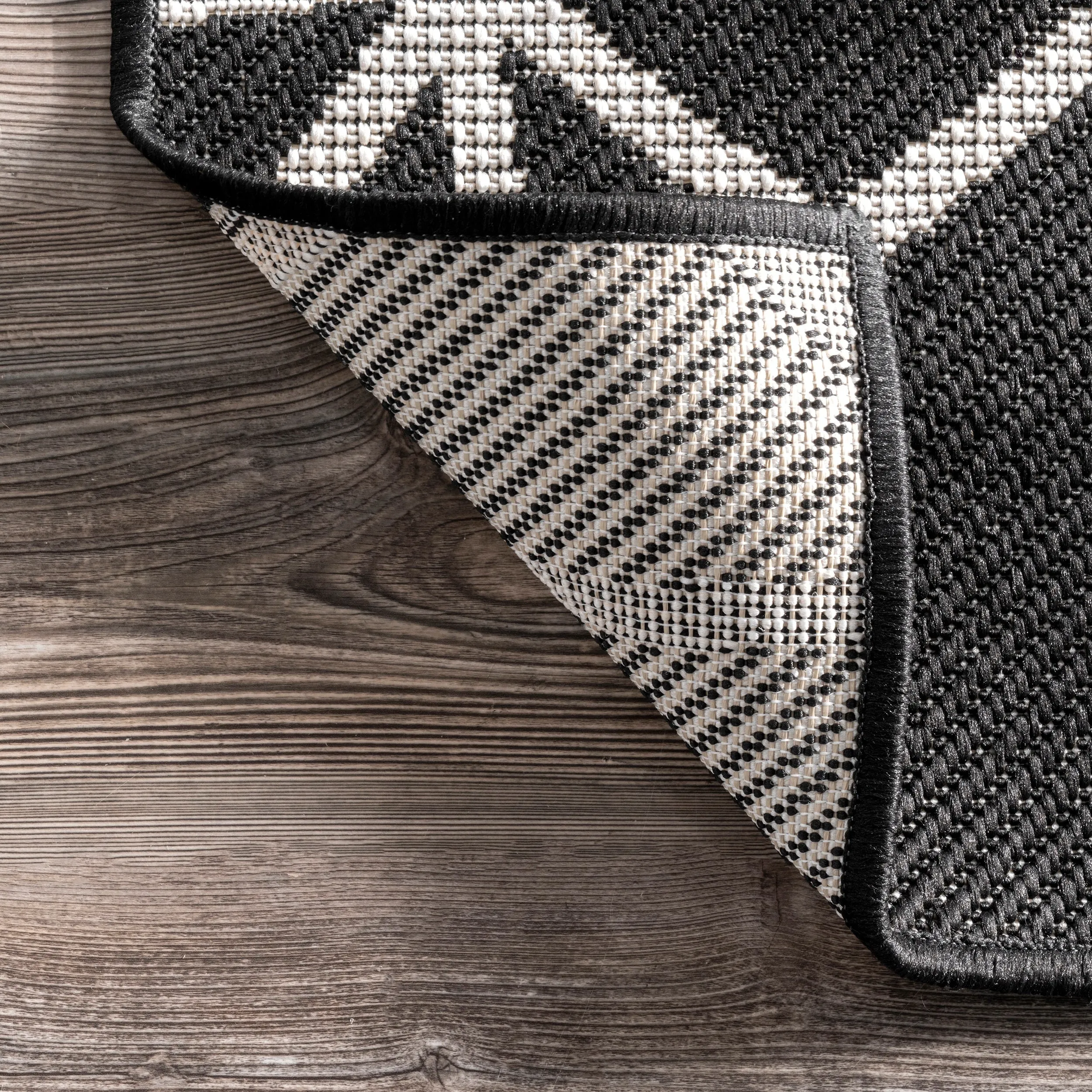 Nuloom Saunders Geometric Indoor/Outdoor Area Rug