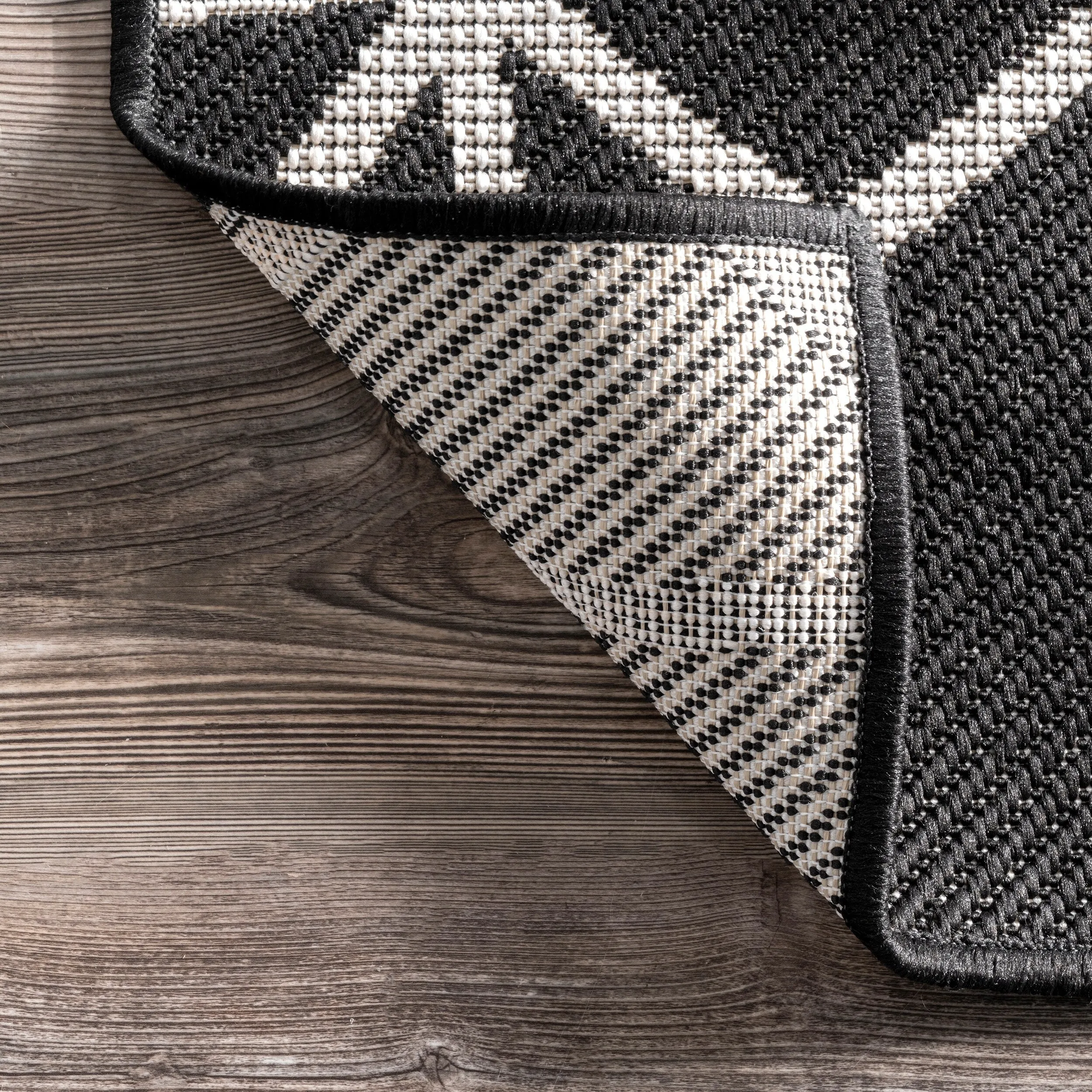 Nuloom Saunders Geometric Indoor/Outdoor Area Rug
