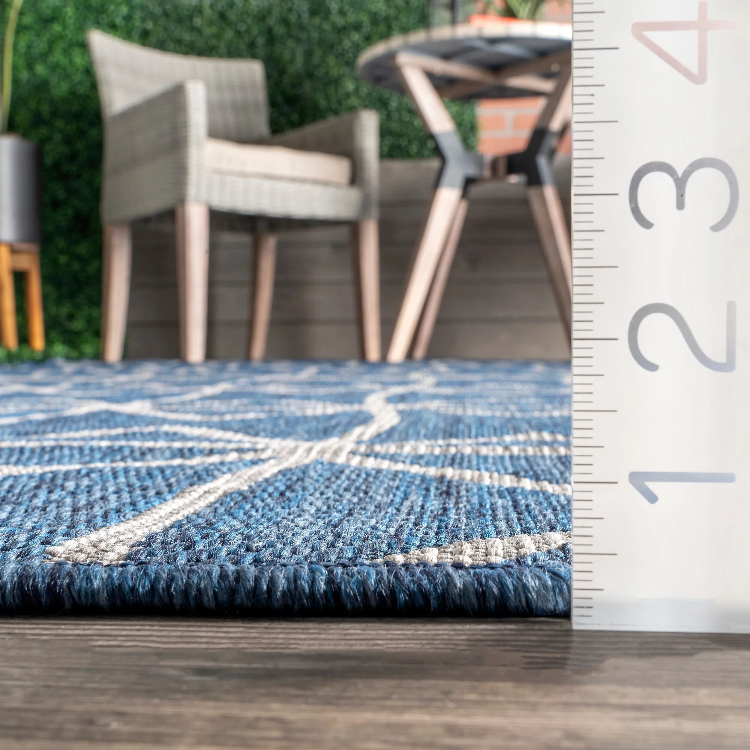 Nuloom Saunders Geometric Indoor/Outdoor Area Rug