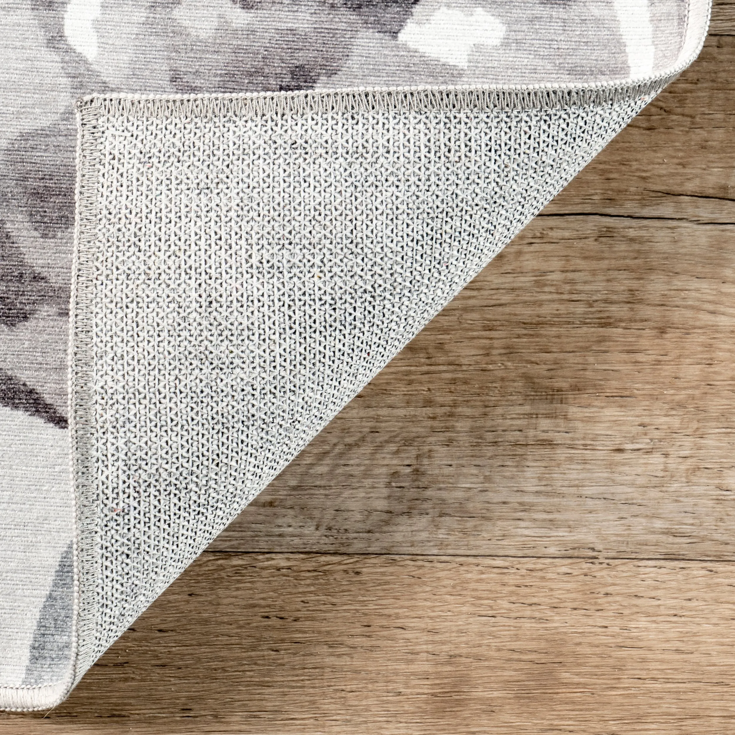 Nuloom Tiffani Floral Machine Washable SplashGuard Area Rug
