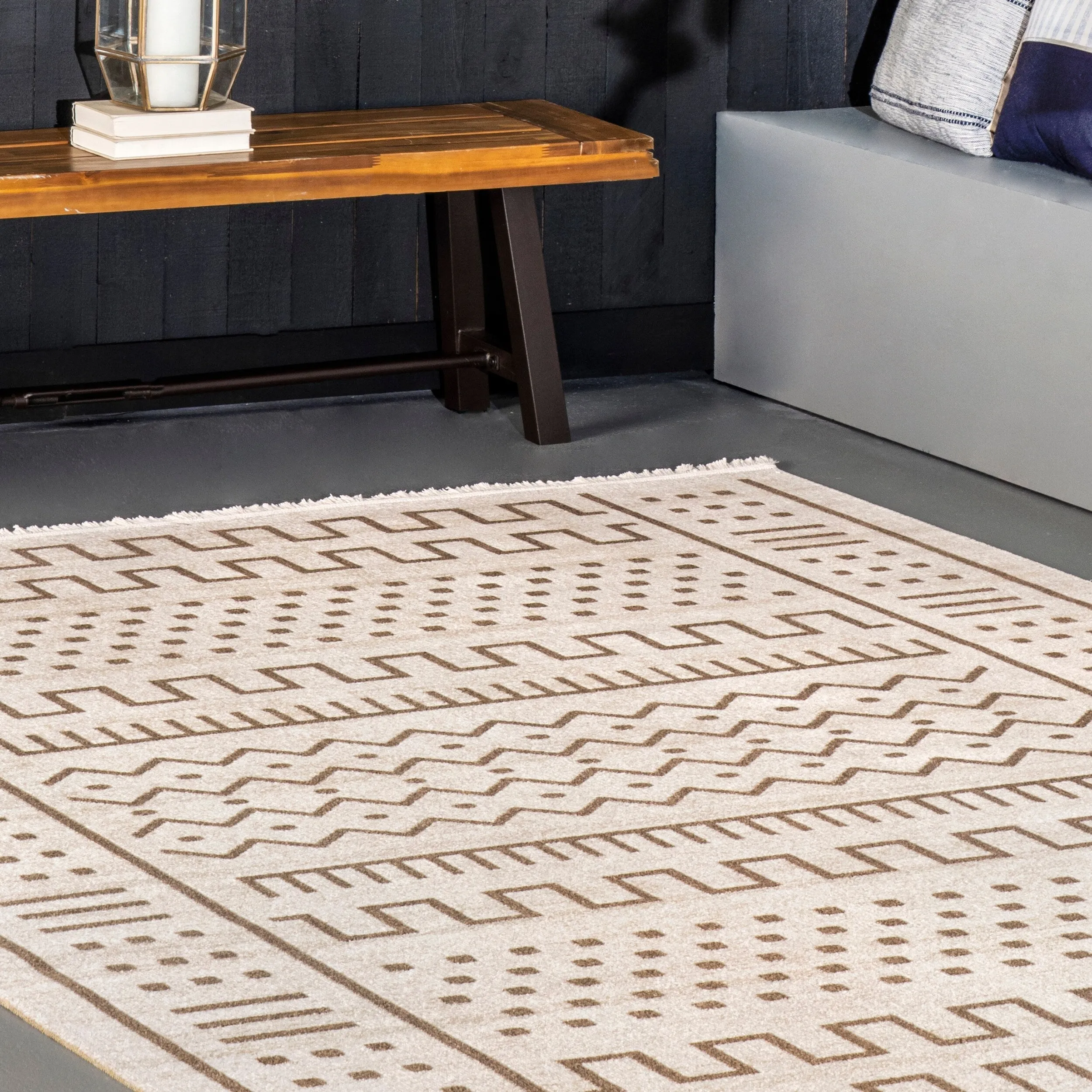 Nuloom Transitional Native Tribal Indoor/ Outdoor Tassels Area Rug