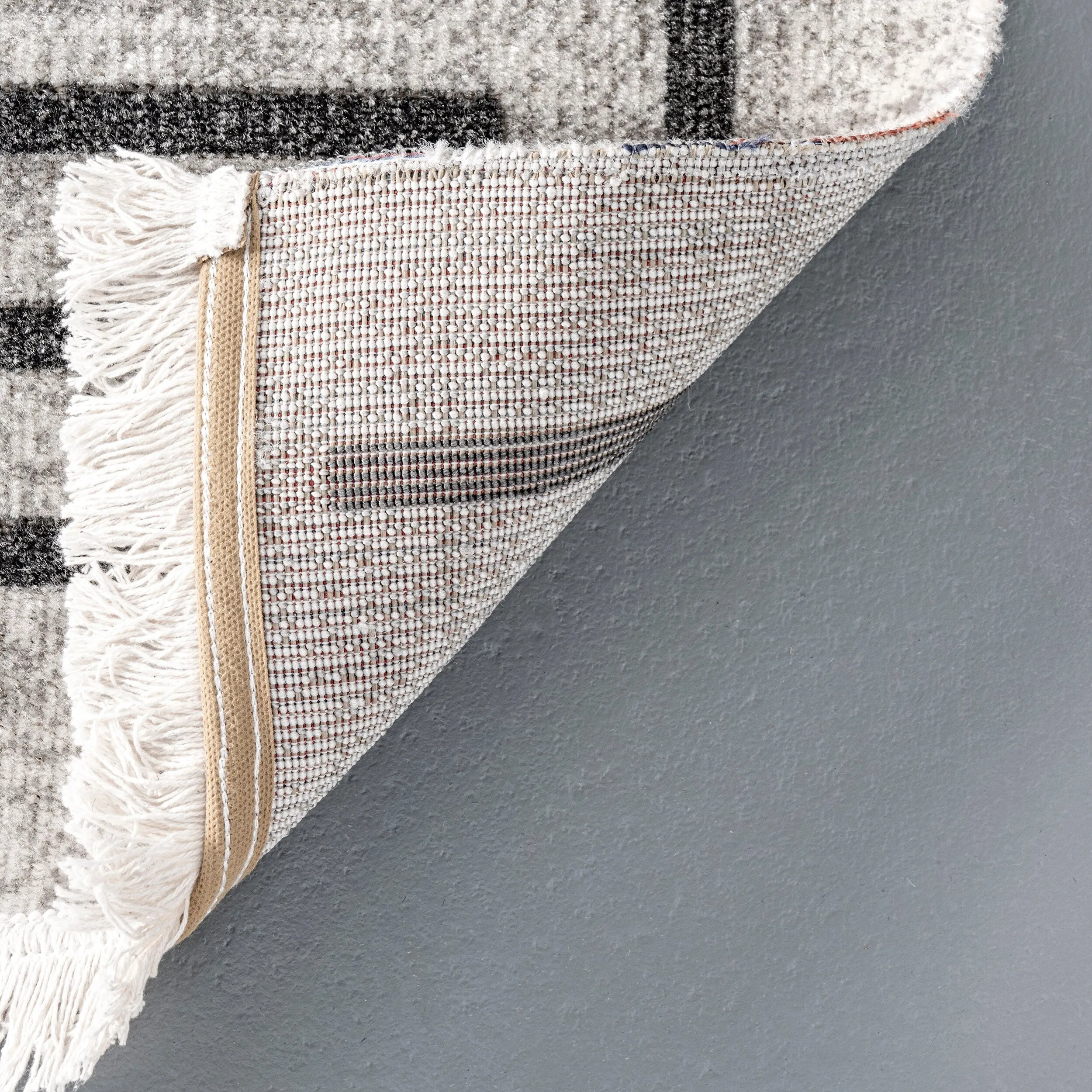 Nuloom Transitional Native Tribal Indoor/ Outdoor Tassels Area Rug