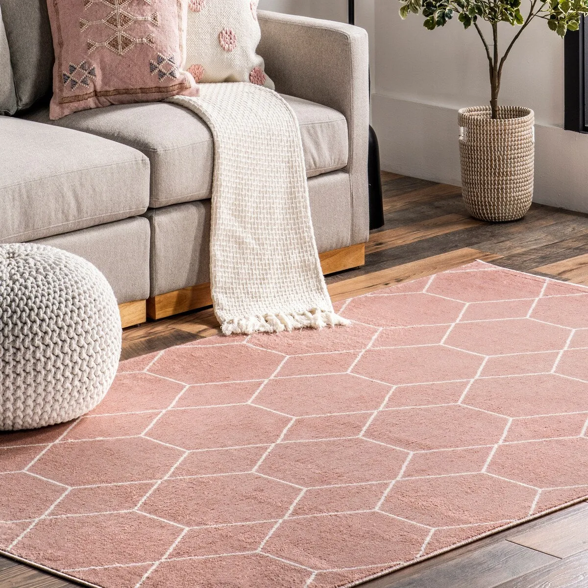 Nuloom Veronica Geometric Honeycomb Area Rug