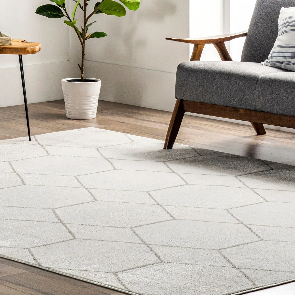 Nuloom Veronica Geometric Honeycomb Area Rug
