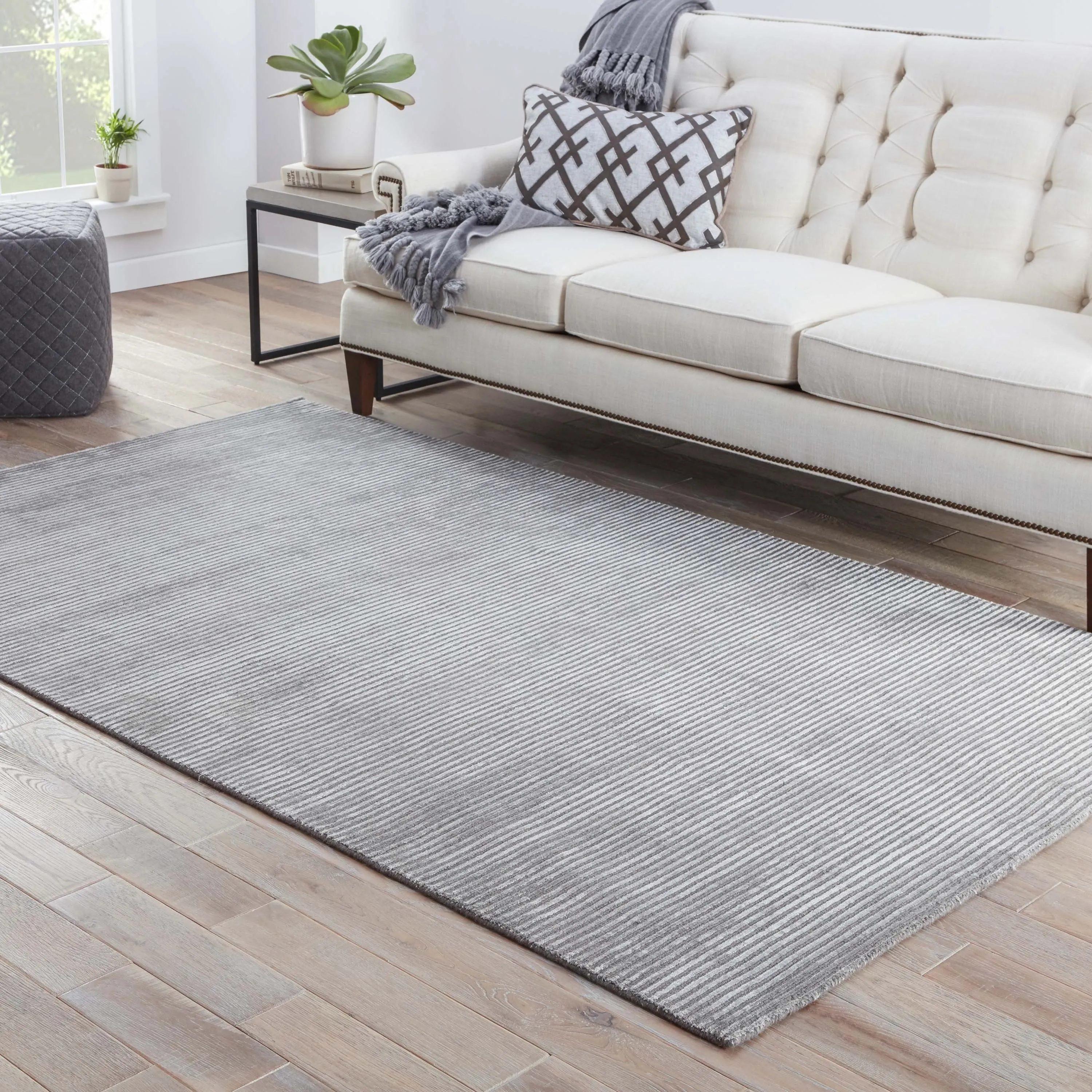 Phase Handmade Solid Color Textured Wool/ Viscose Area Rug