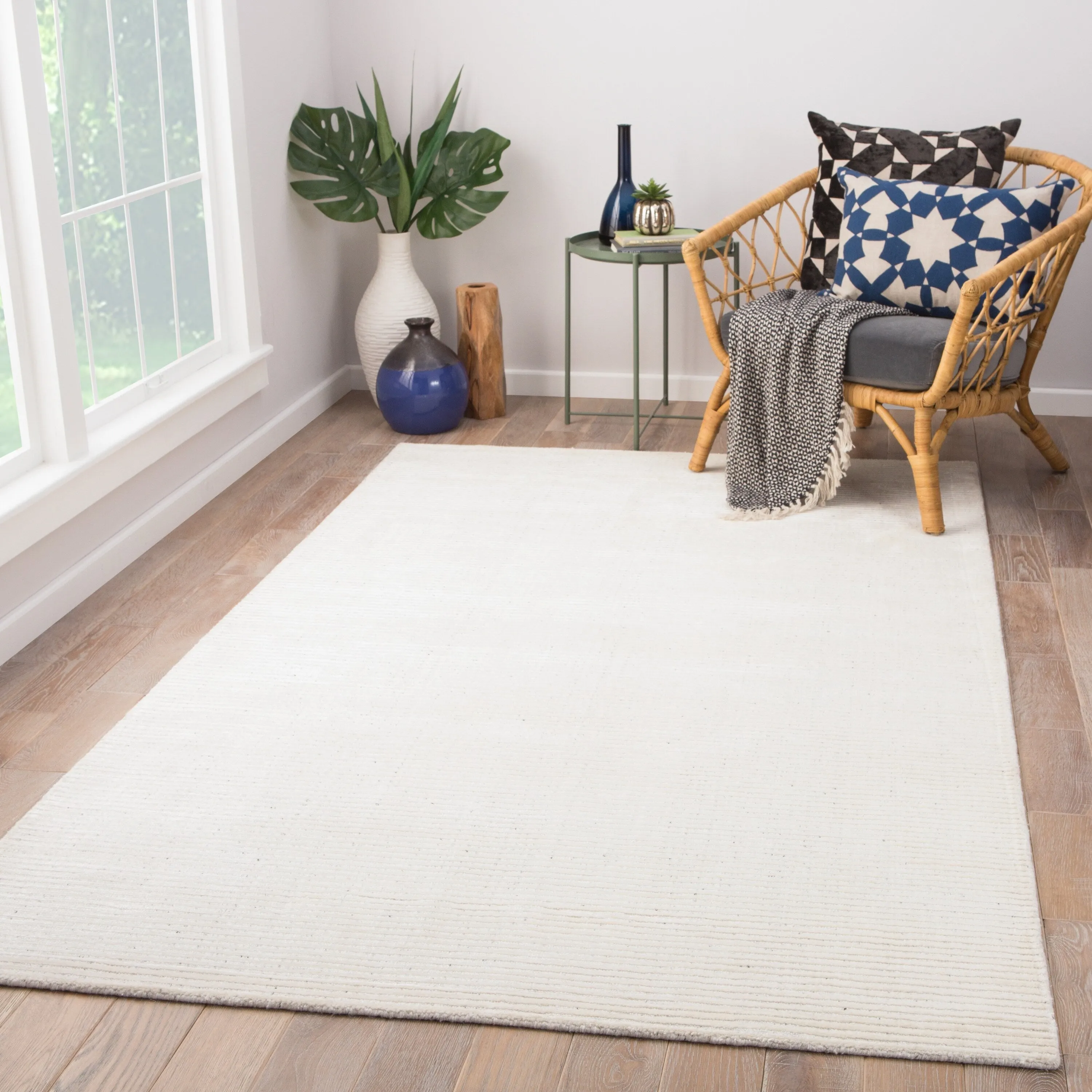 Phase Handmade Solid Color Textured Wool/ Viscose Area Rug