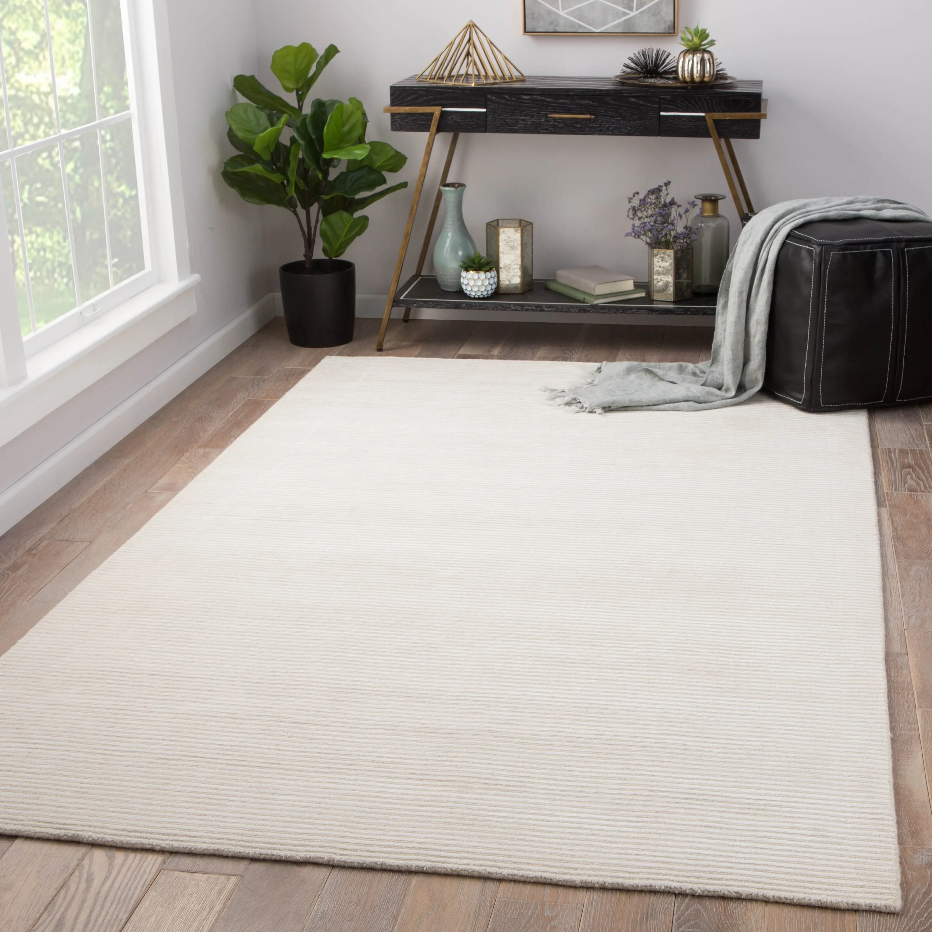 Phase Handmade Solid Color Textured Wool/ Viscose Area Rug