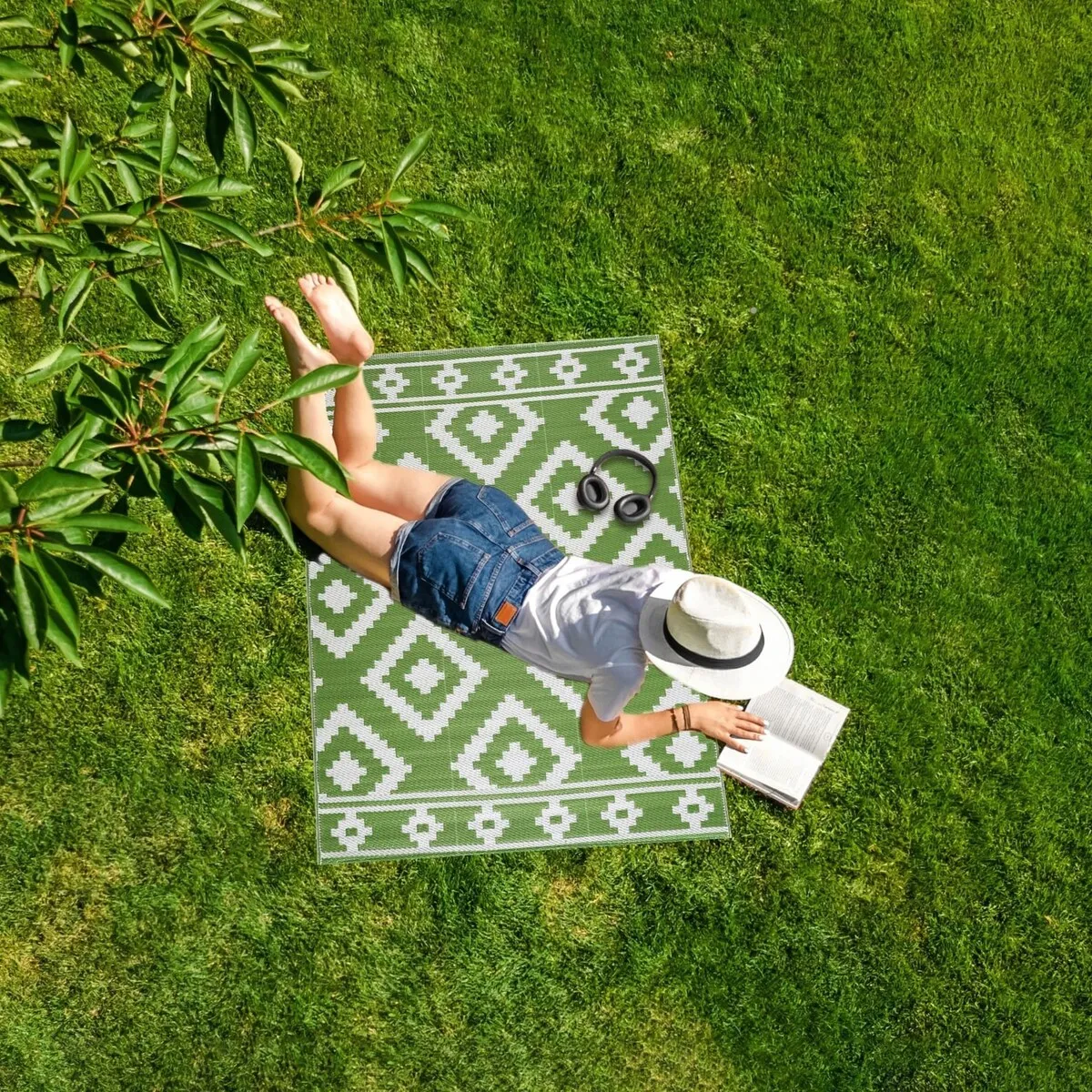 Playa Rug Outdoor Recycled Reversible Plastic Folded Mat/Rug Milan Collection Lightweight & Weather. Water and UV Resistant