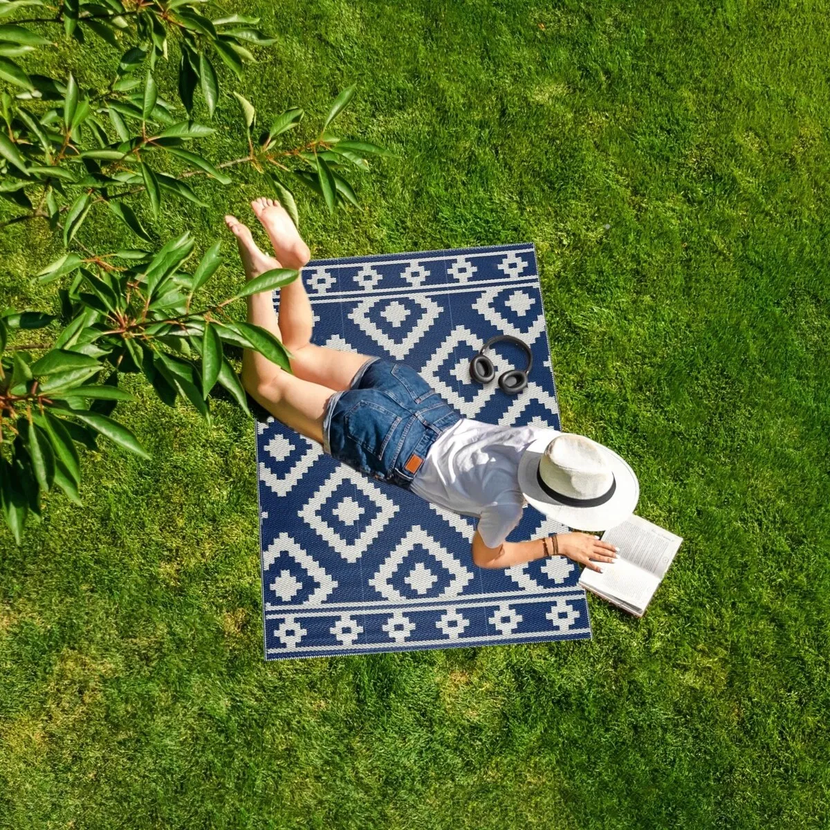 Playa Rug Outdoor Recycled Reversible Plastic Folded Mat/Rug Milan Collection Lightweight & Weather. Water and UV Resistant