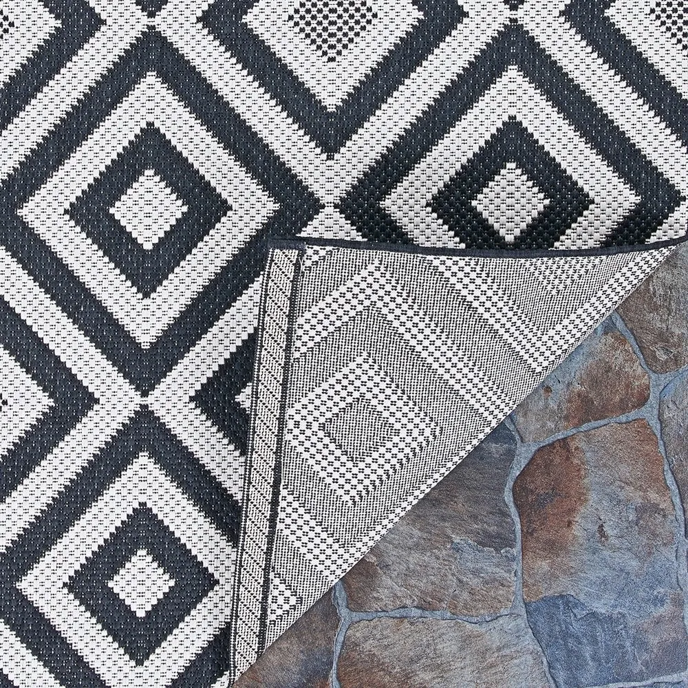 Porch & Den Carlson Black and White Indoor-Outdoor Area Rug