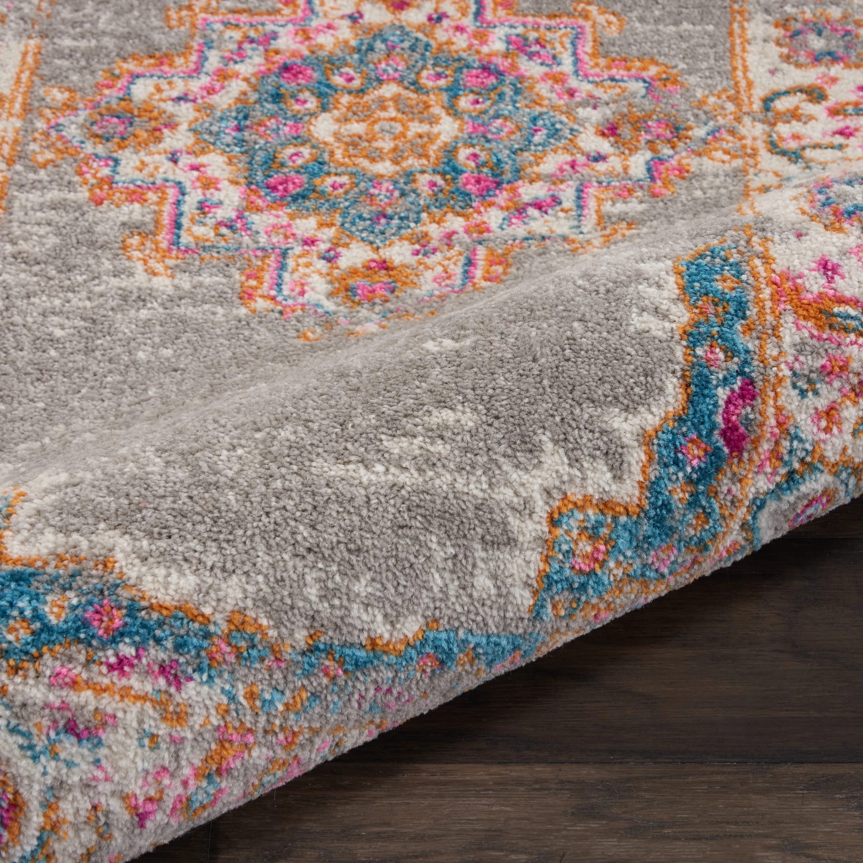 Porch & Den Dobbin Vintage Persian Medallion Farmhouse Area Rug