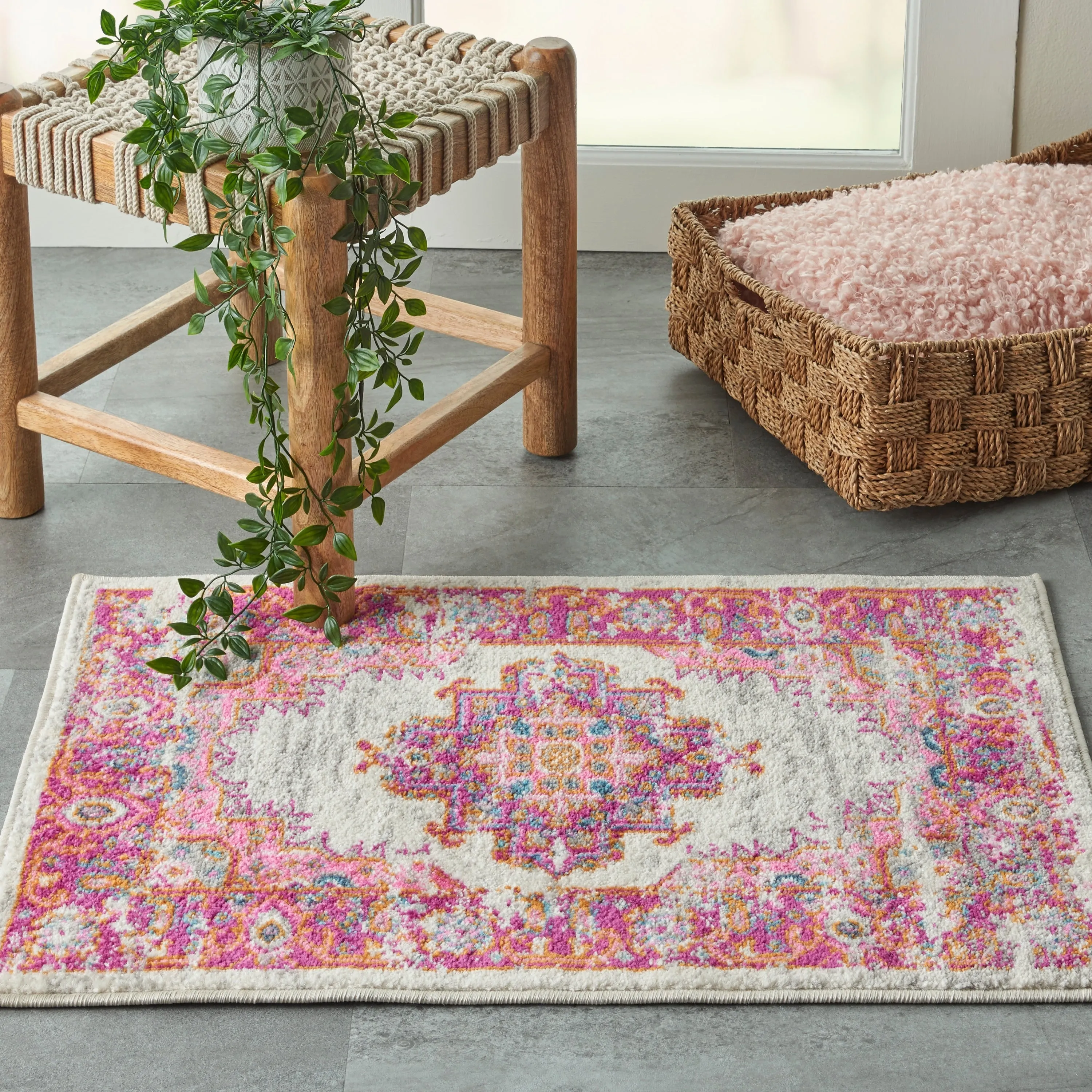 Porch & Den Dobbin Vintage Persian Medallion Farmhouse Area Rug