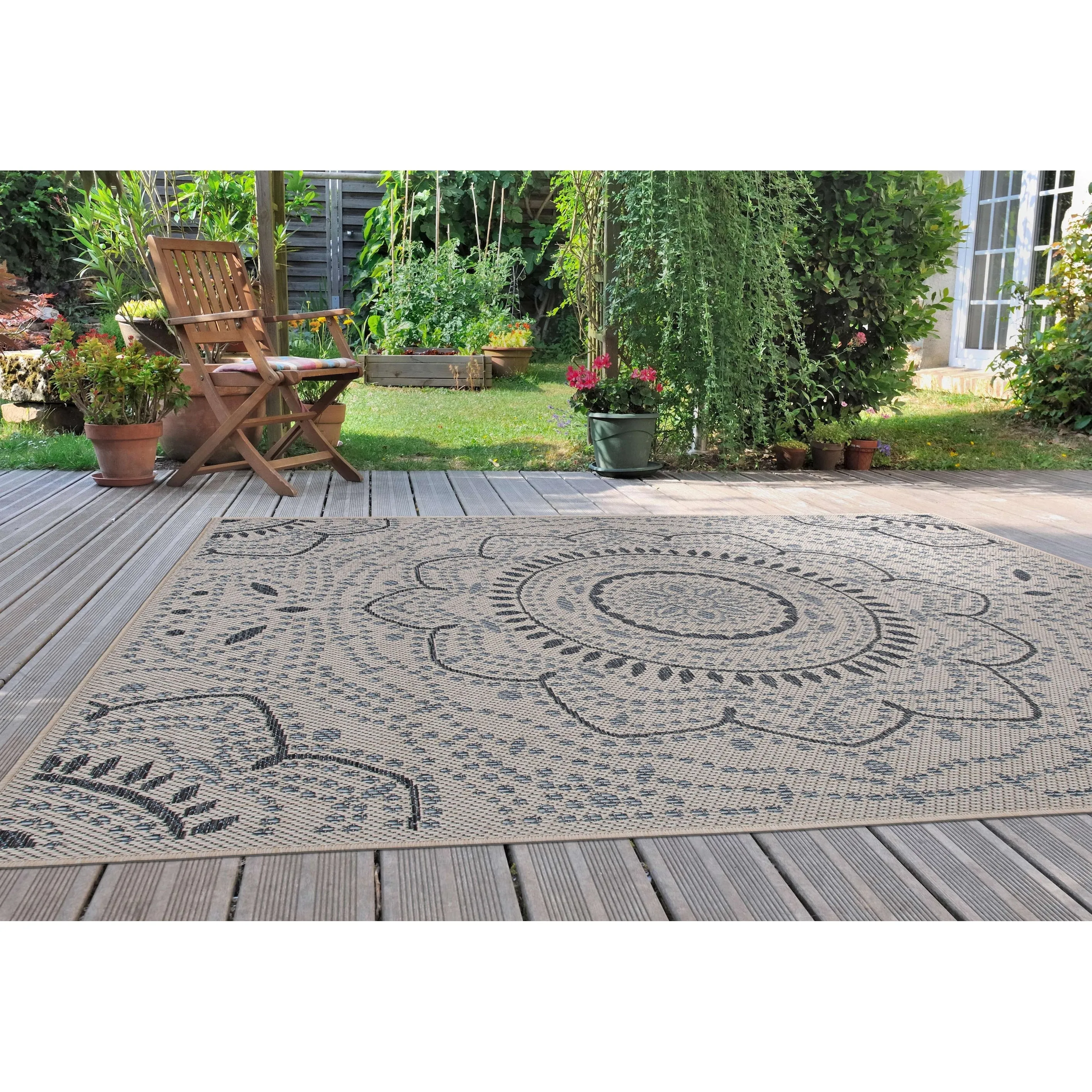 Porch & Den Portia Oriental Medallion Indoor/Outdoor Area Rug