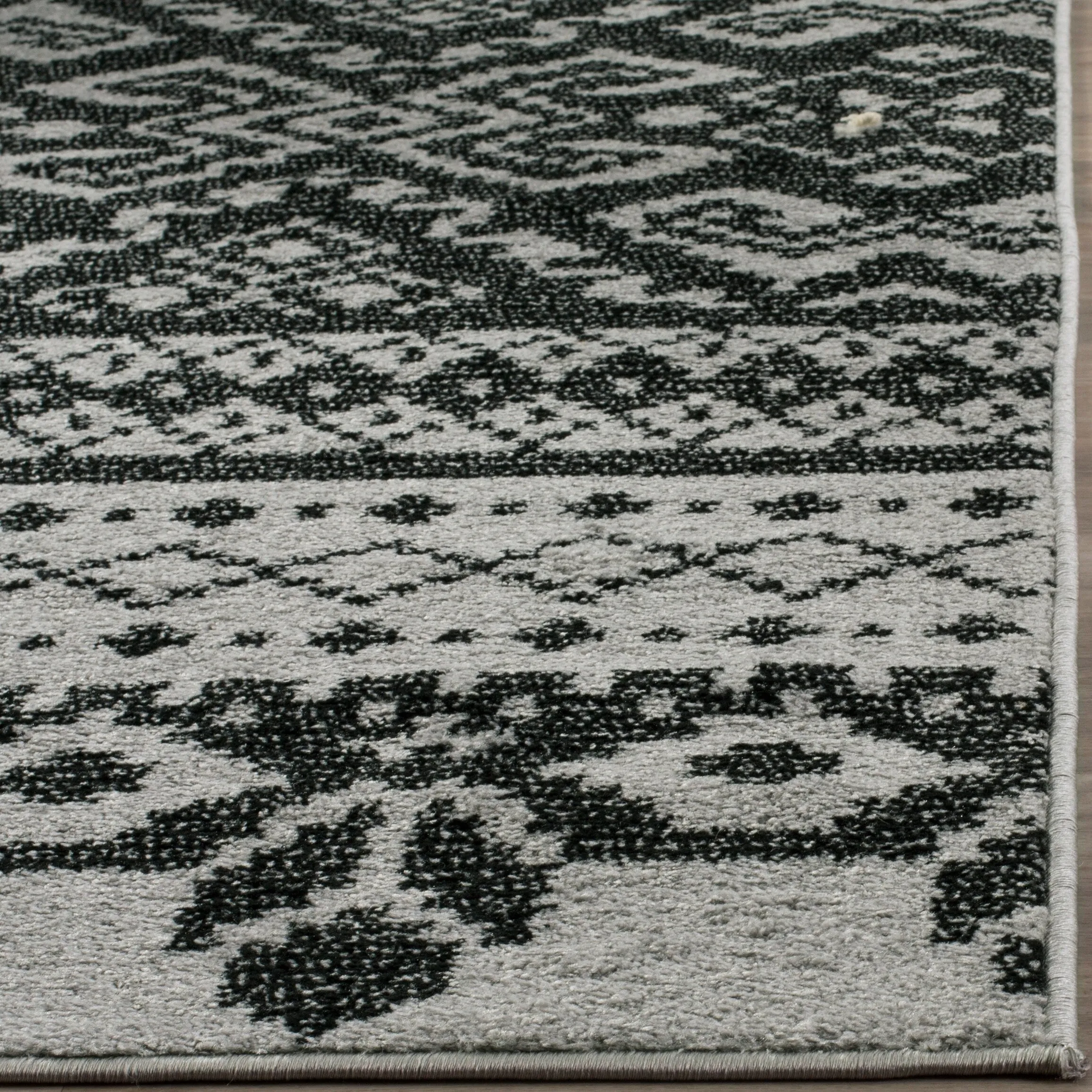 SAFAVIEH Adirondack Barlina Rustic Boho Rug