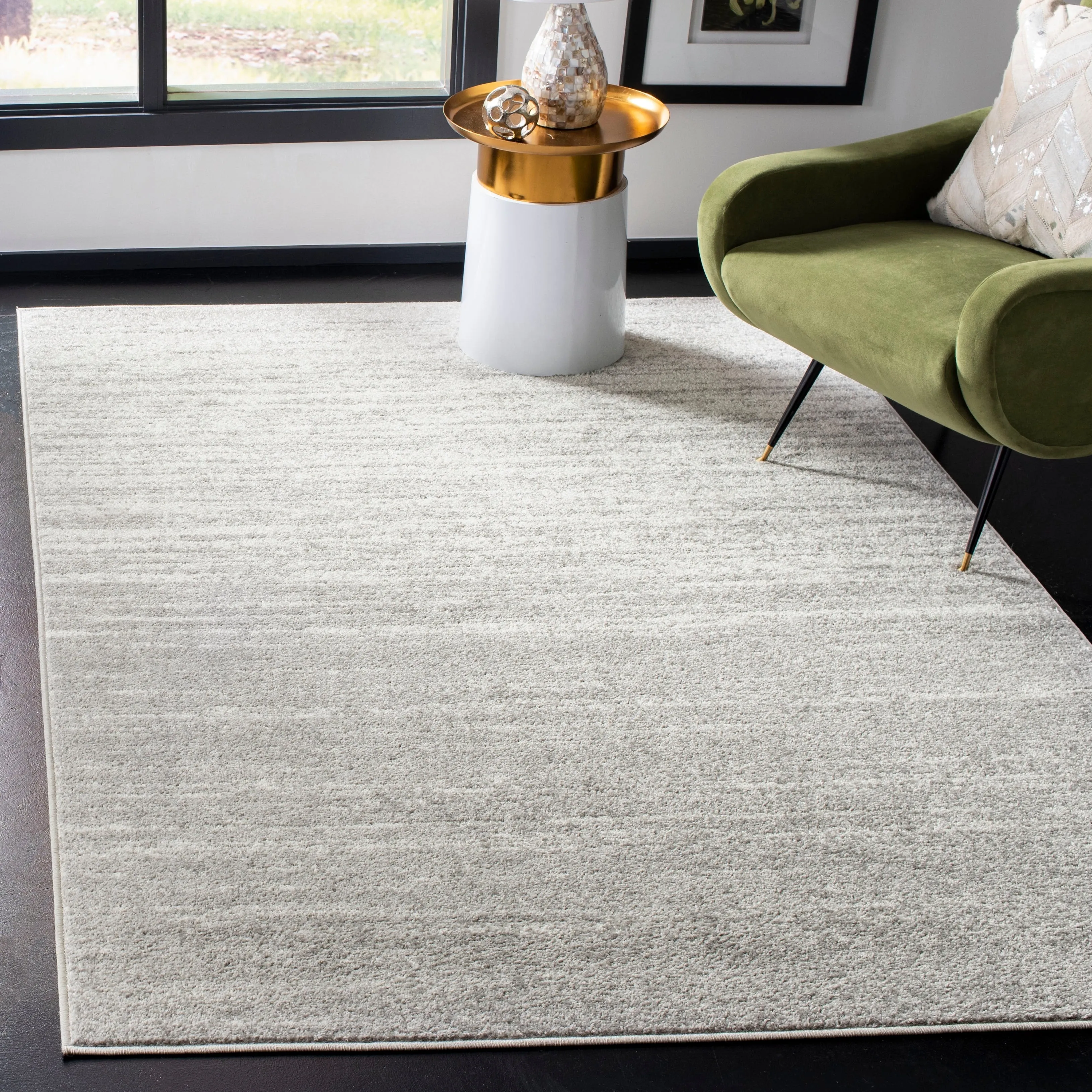 SAFAVIEH Adirondack Mieko Modern Ombre Distressed Area Rug