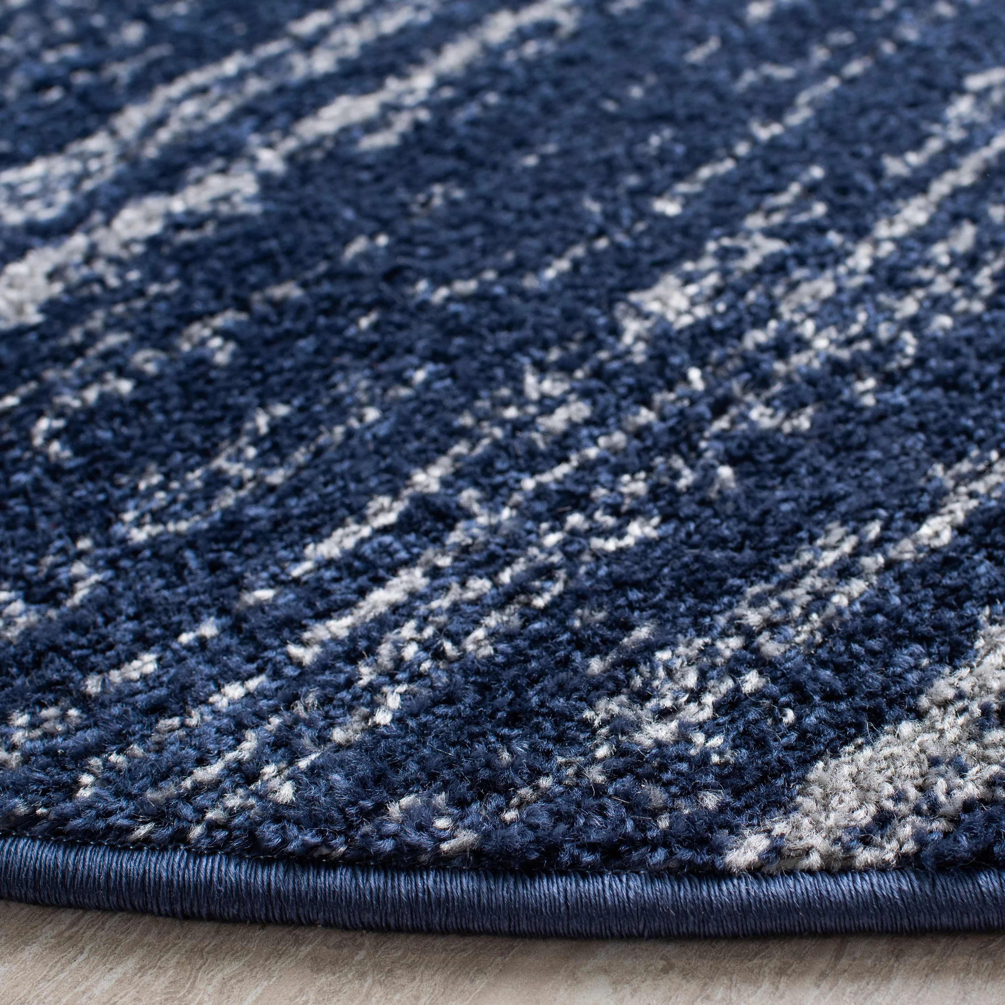 SAFAVIEH Adirondack Mieko Modern Ombre Distressed Area Rug