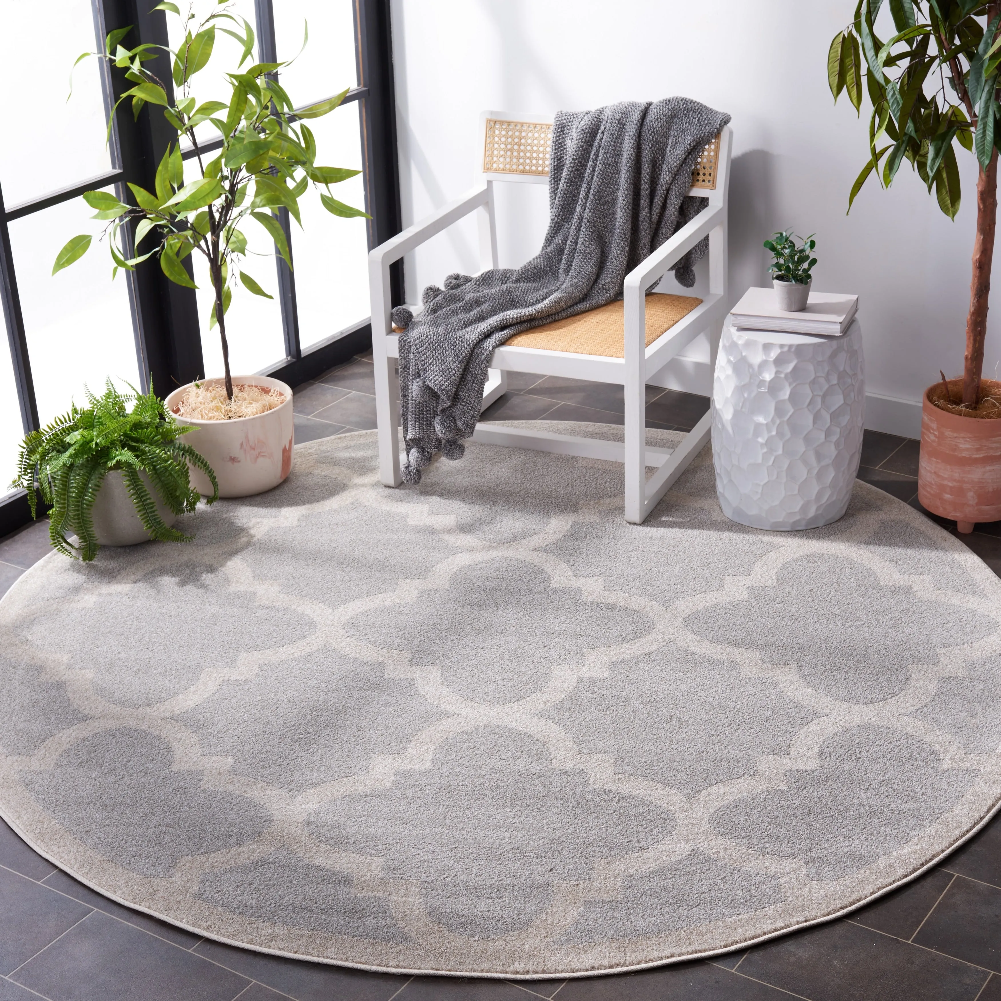 SAFAVIEH Amherst Elvana Modern Rug