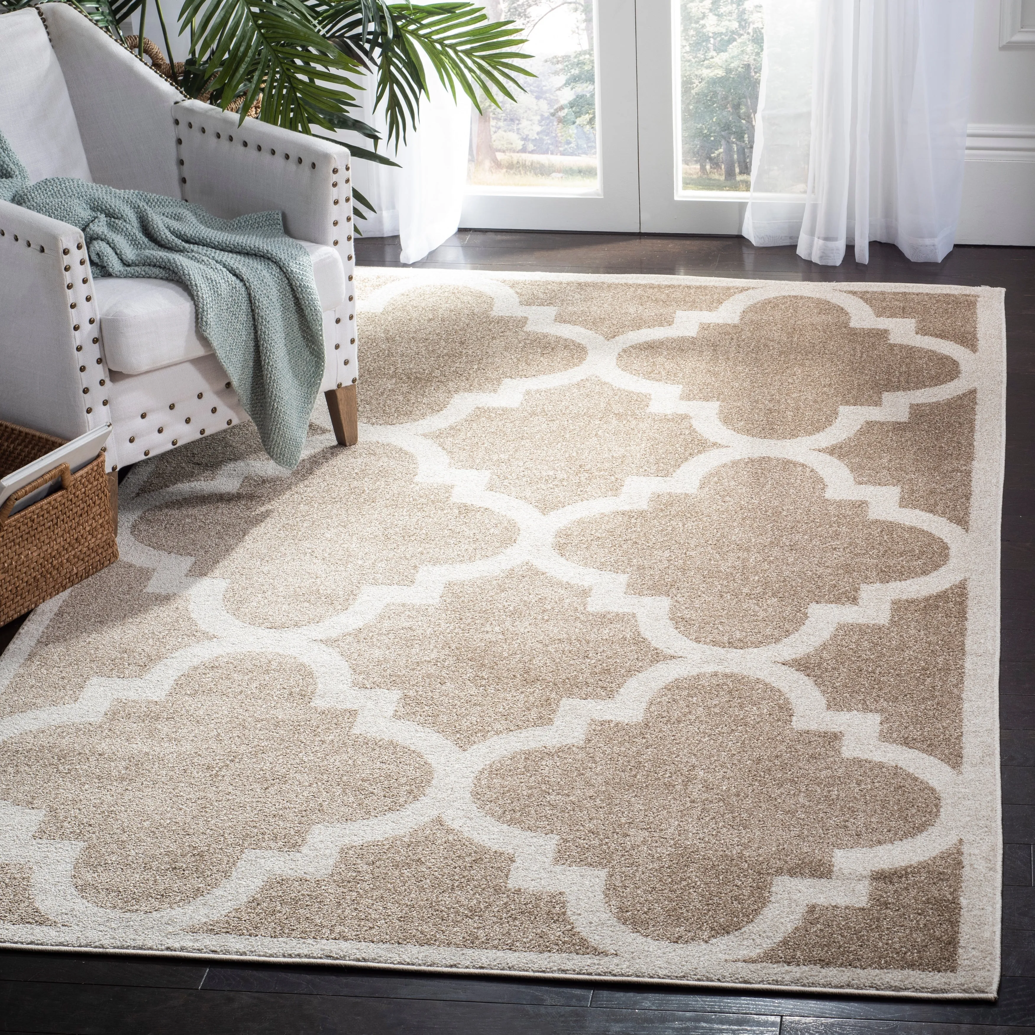 SAFAVIEH Amherst Elvana Modern Rug