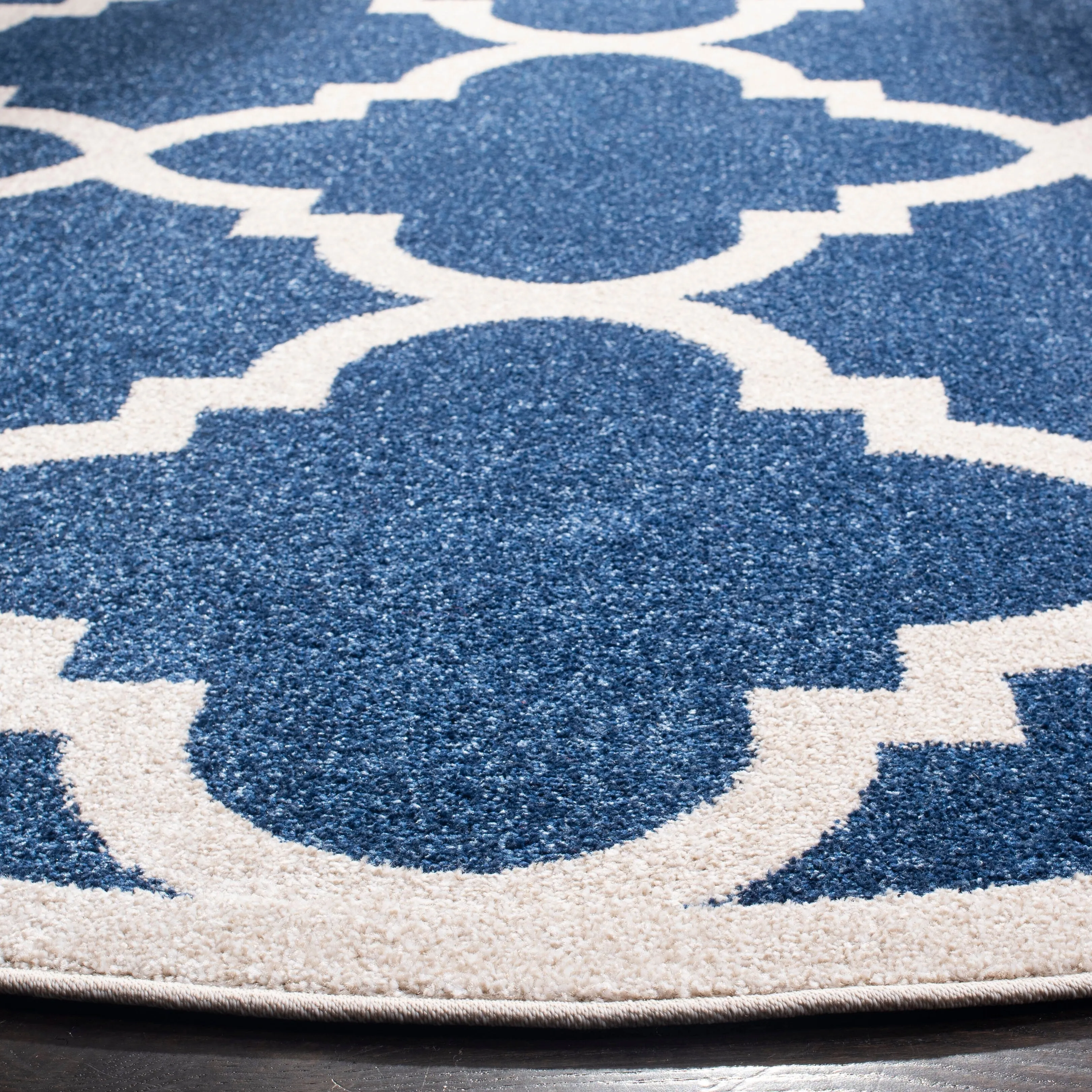 SAFAVIEH Amherst Elvana Modern Rug