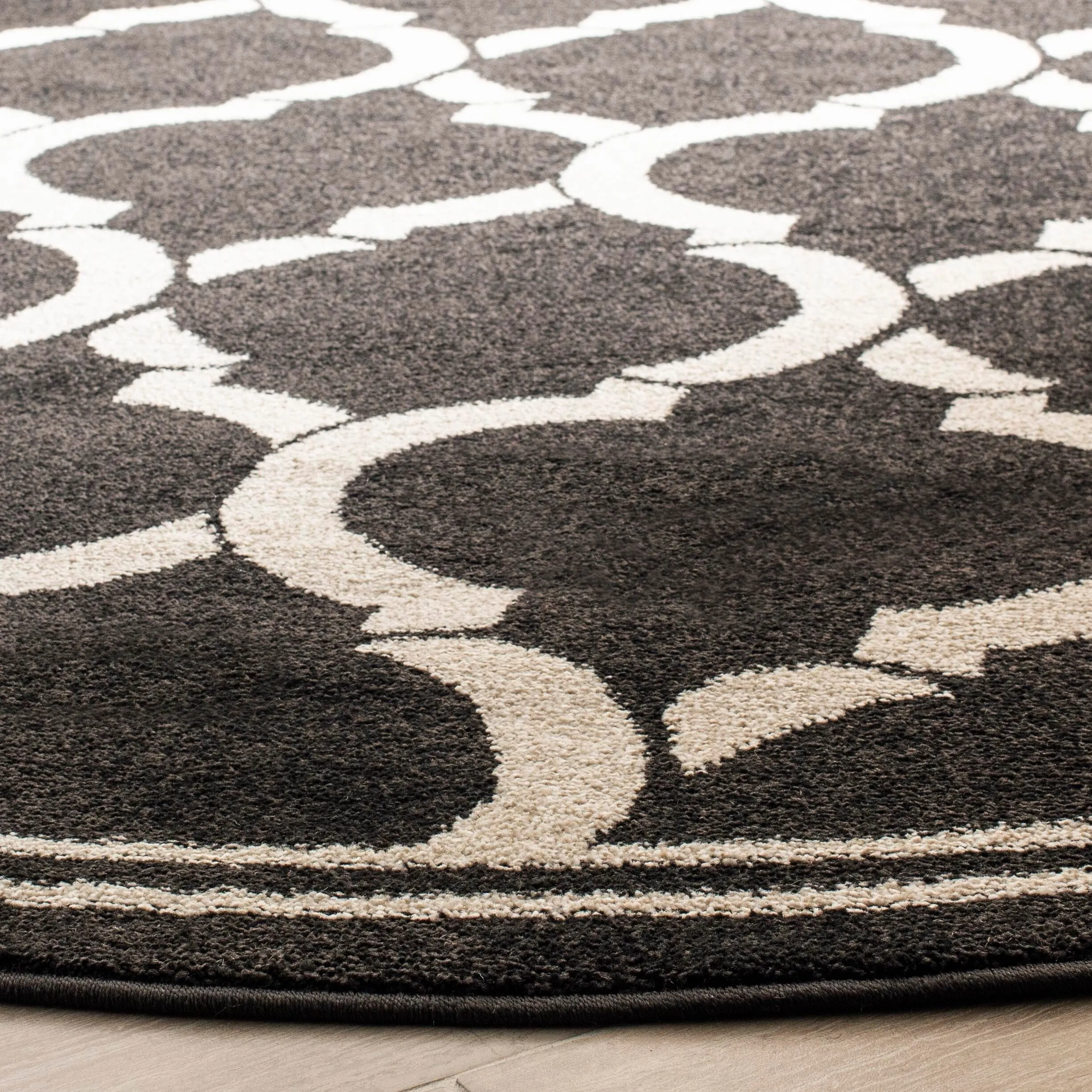SAFAVIEH Amherst Huynh Modern Rug