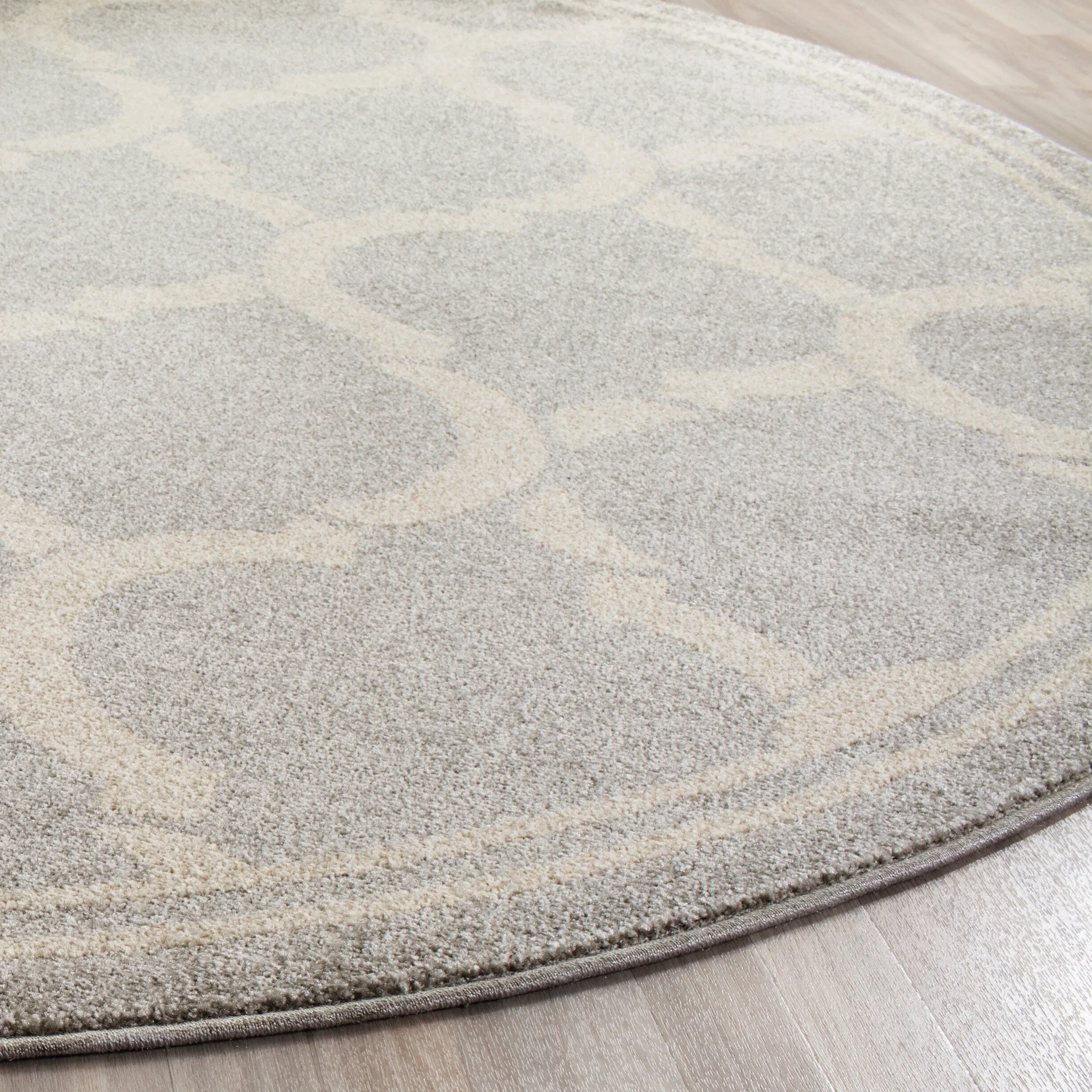 SAFAVIEH Amherst Huynh Modern Rug