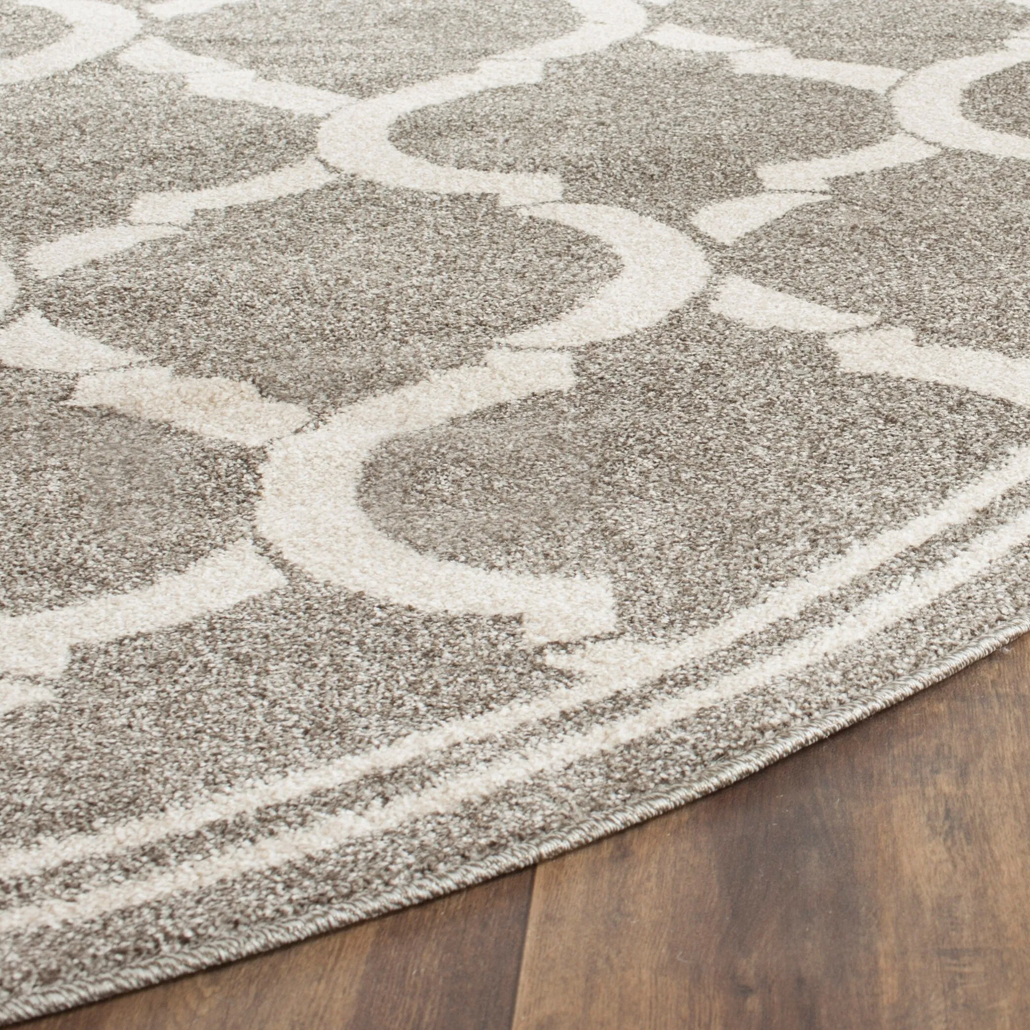 SAFAVIEH Amherst Huynh Modern Rug