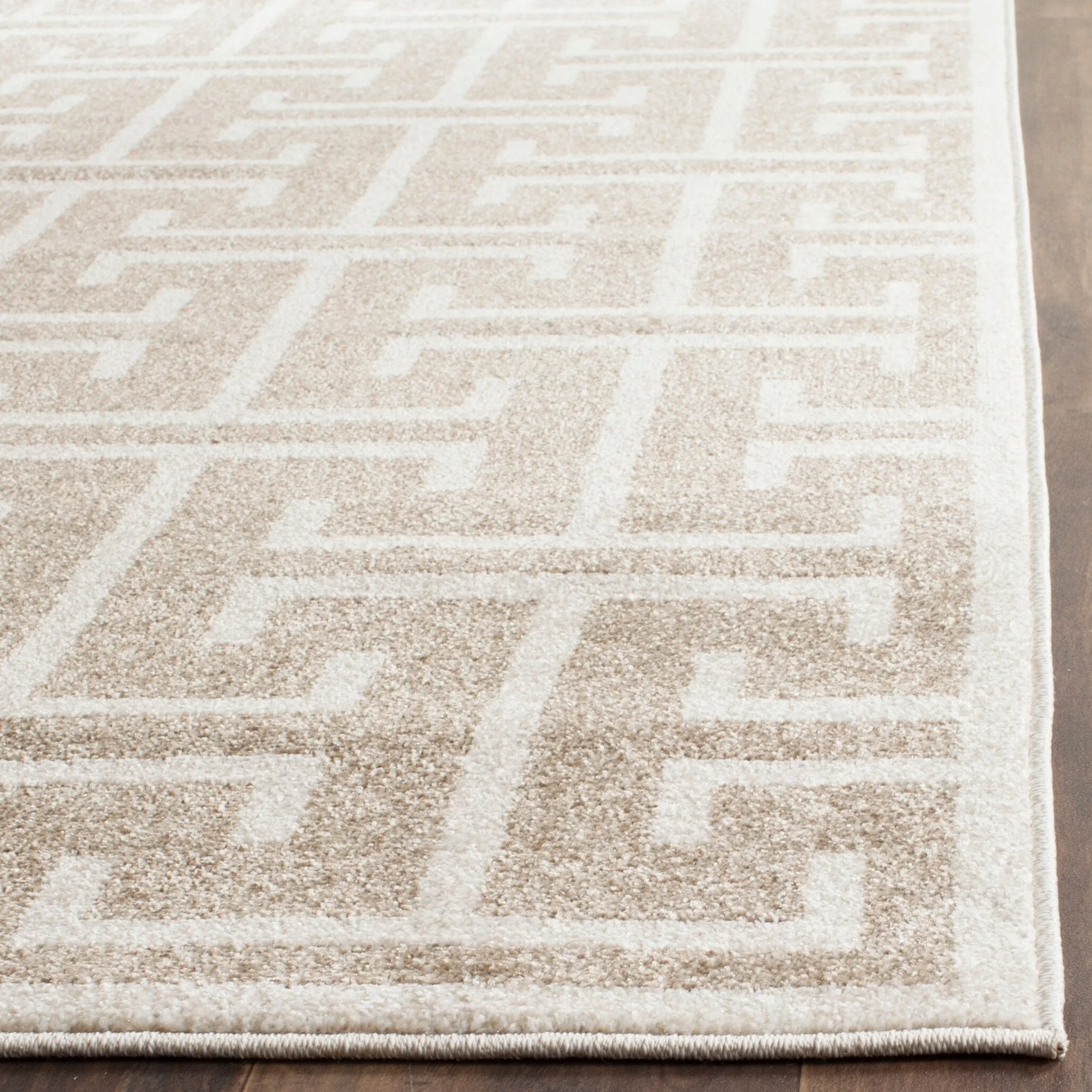 SAFAVIEH Amherst Rola Modern Rug